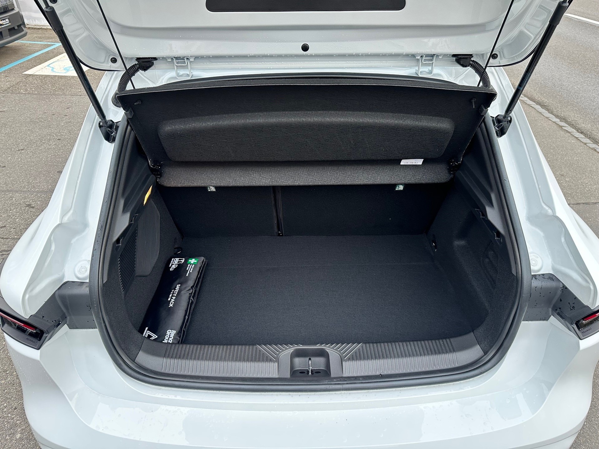 RENAULT Clio 1.8 E-Tech Esprit Alpine-image-12