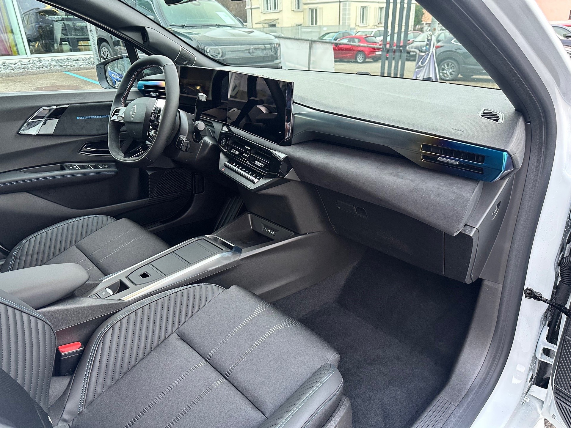 RENAULT Clio 1.8 E-Tech Esprit Alpine-image-5