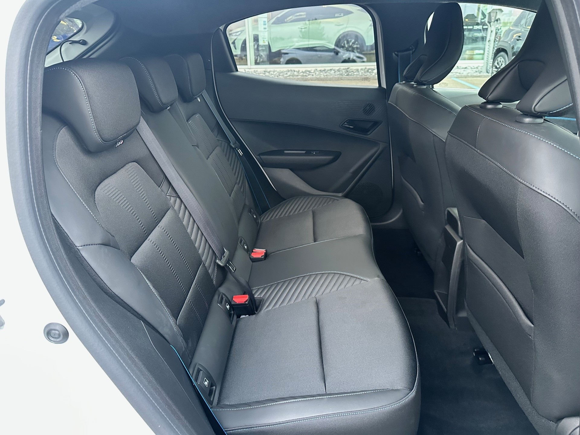 RENAULT Clio 1.8 E-Tech Esprit Alpine-image-11
