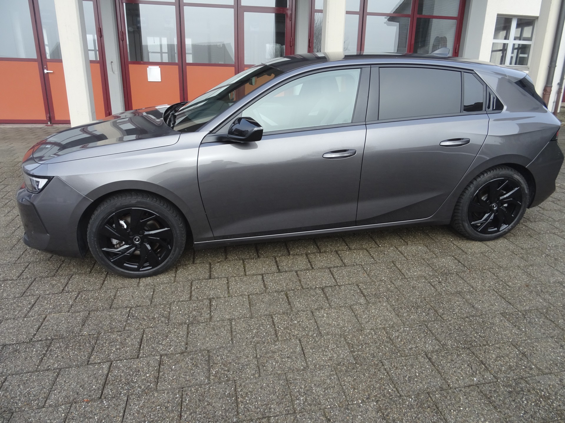 OPEL Astra 1.2i Turbo MHEV Edition-image-4