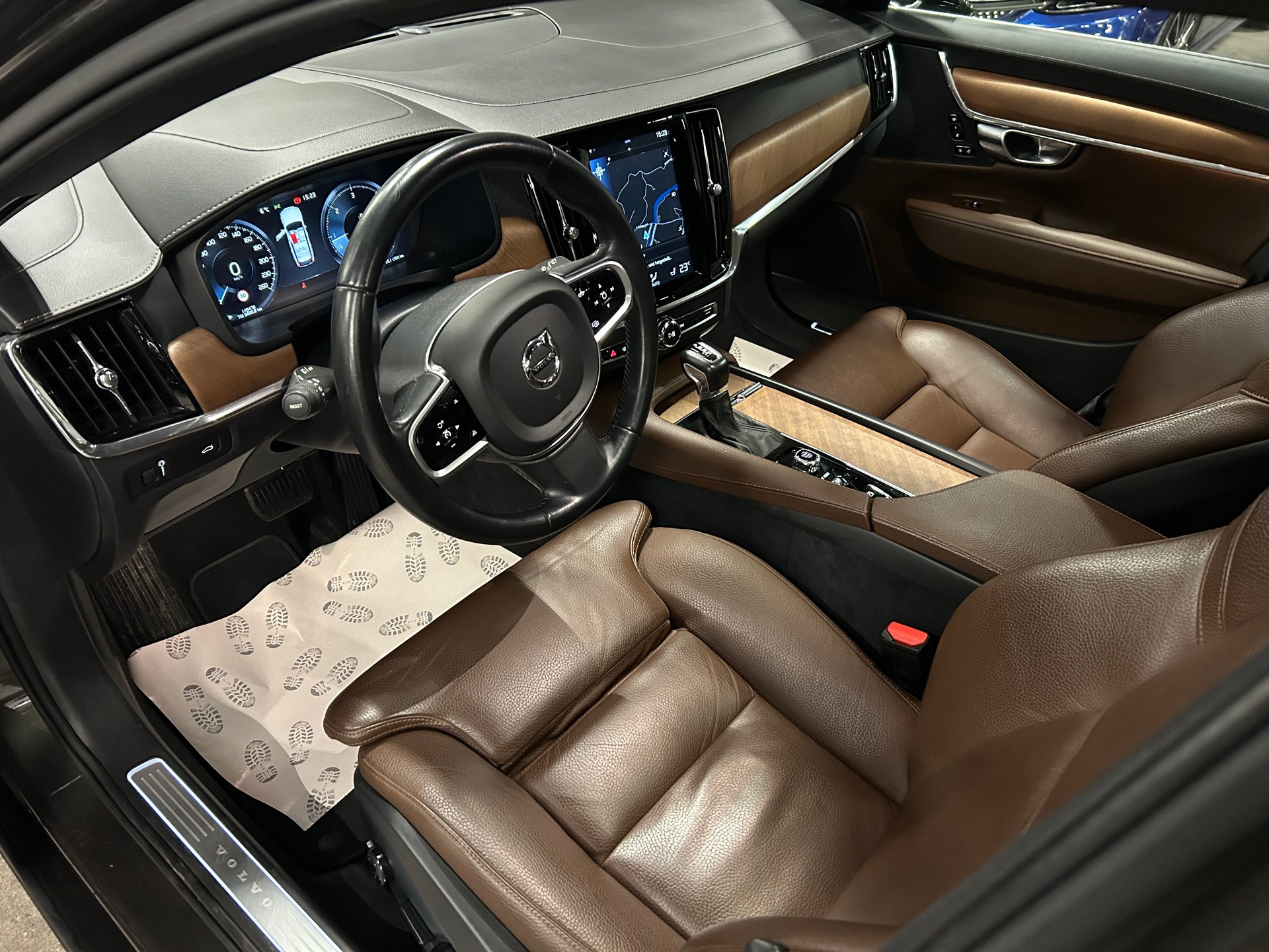 VOLVO V90 D4 AWD Inscription Geartronic-image-9