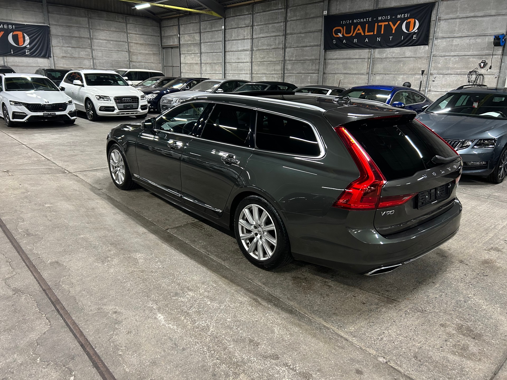 VOLVO V90 D4 AWD Inscription Geartronic-image-5