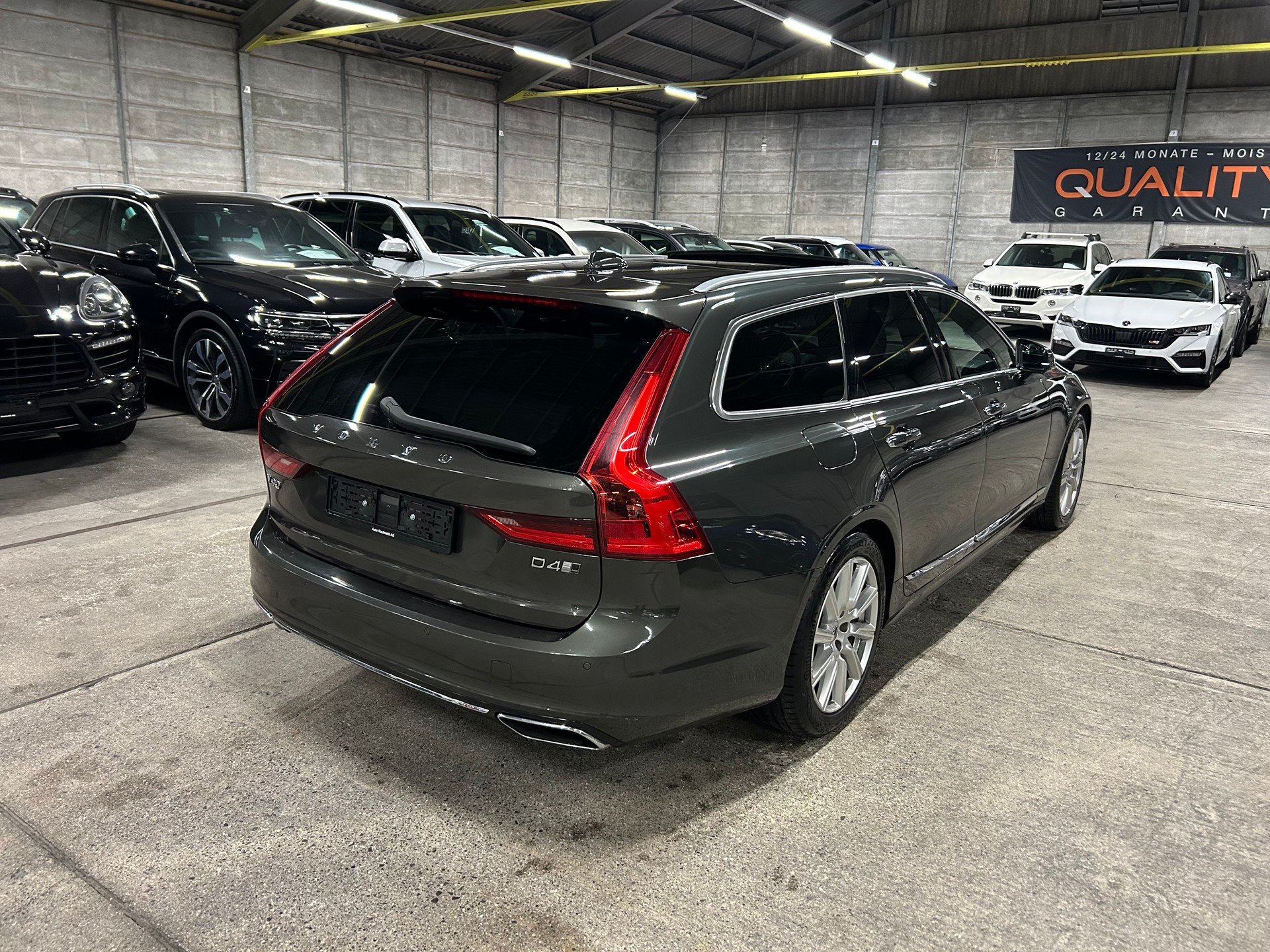 VOLVO V90 D4 AWD Inscription Geartronic-image-3