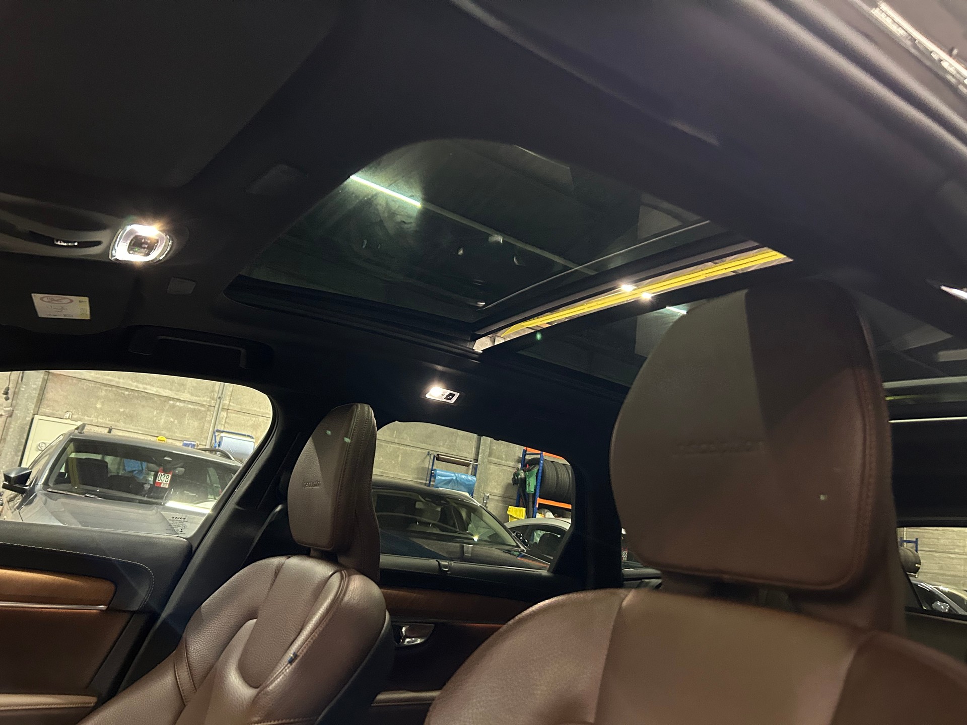 VOLVO V90 D4 AWD Inscription Geartronic-image-11