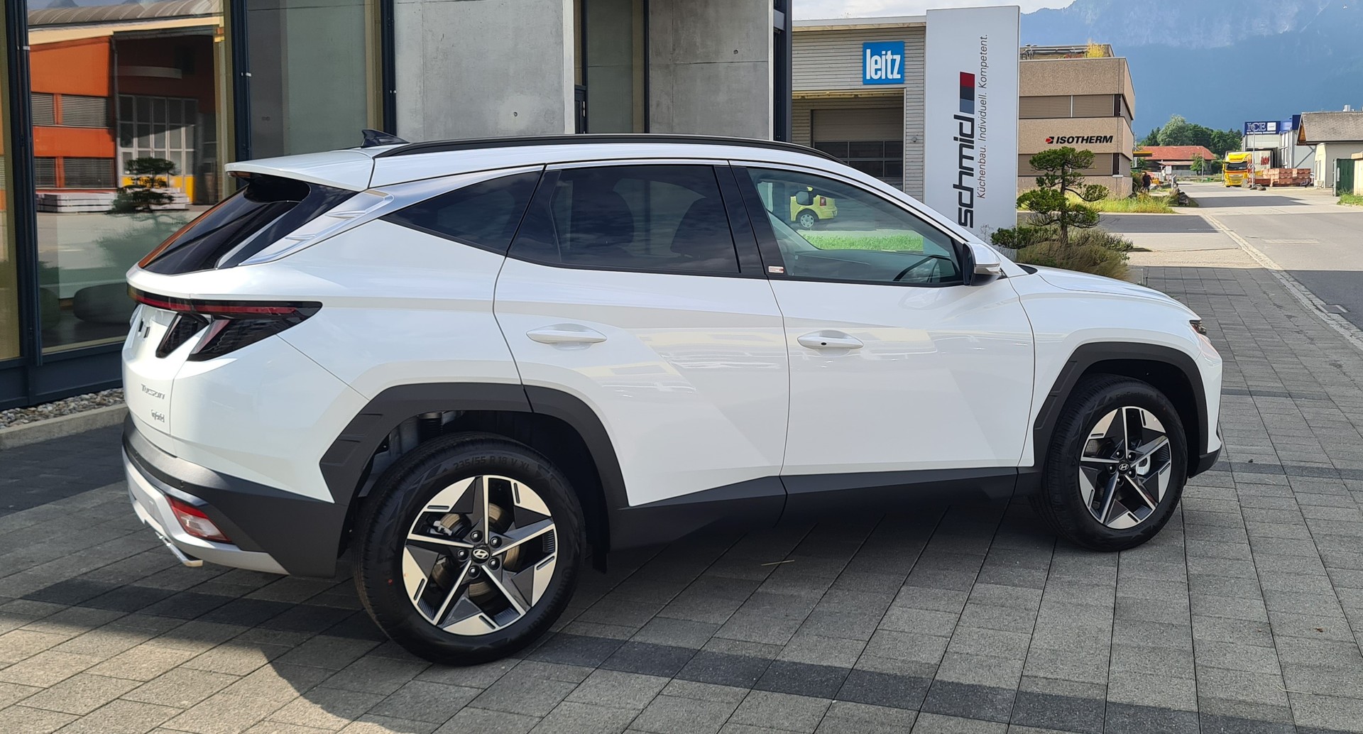 HYUNDAI Tucson 1.6 TGDI HEV Amplia 4WD-showroom-element-3