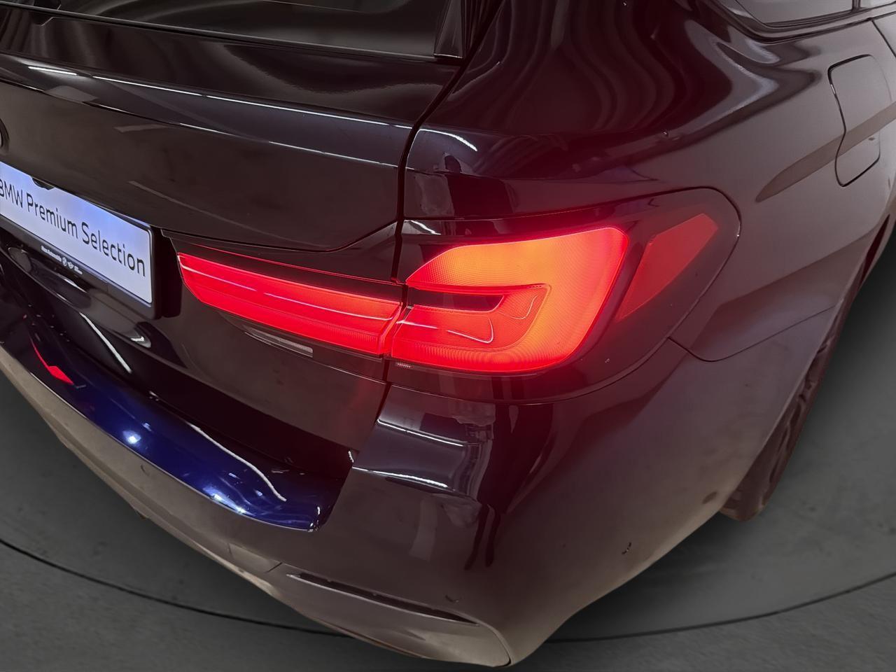 BMW 530d xDrive Touring M Sport-image-23