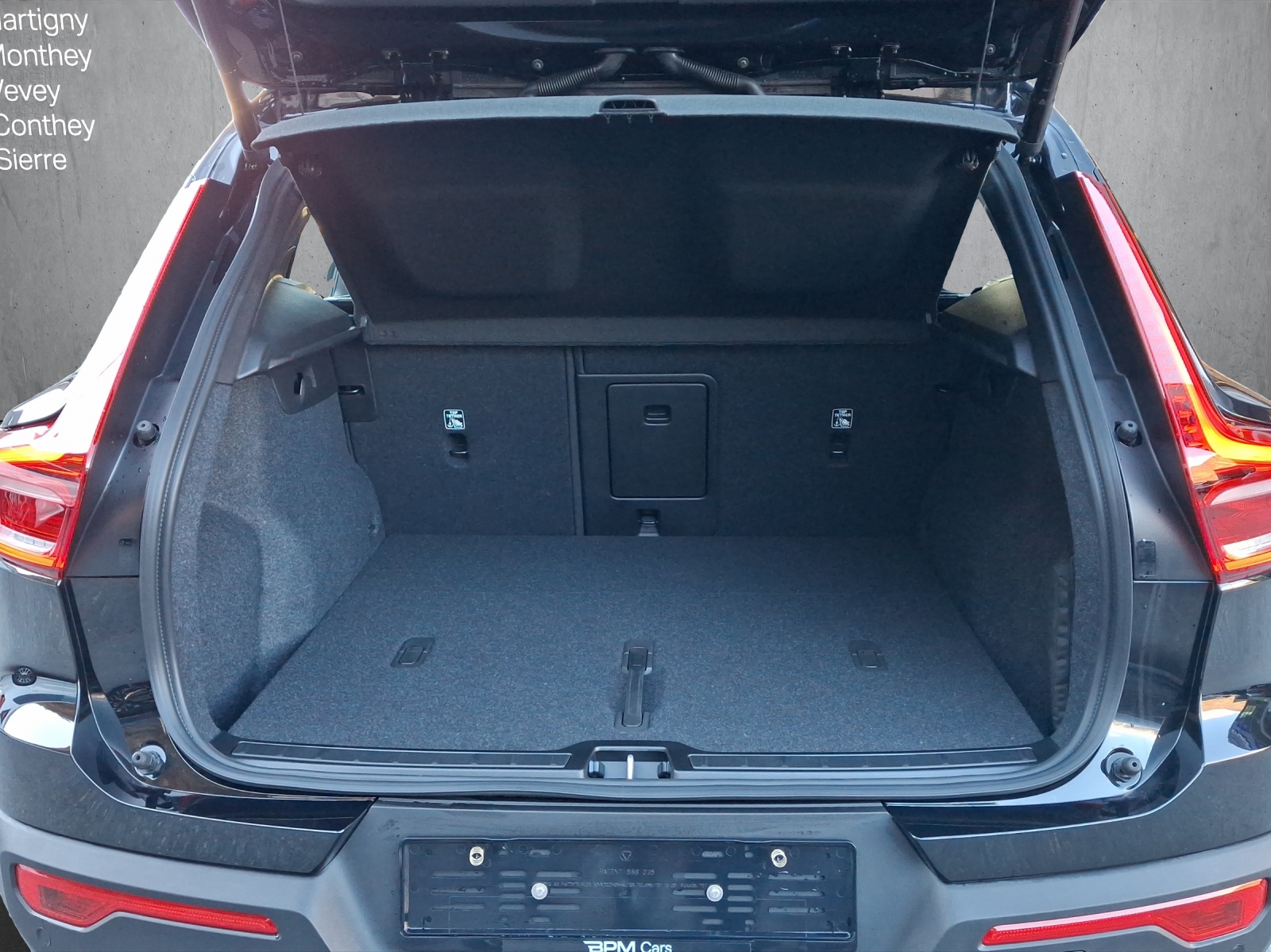 VOLVO EX40 82kWh Twin Motor AWD Plus-image-13