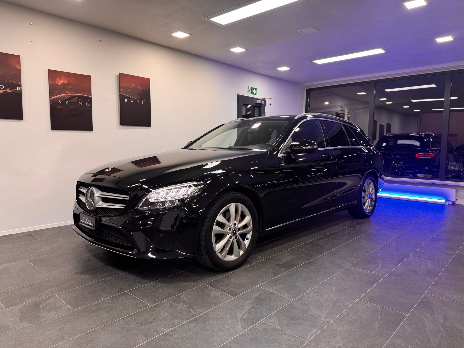 MERCEDES-BENZ C 180 Avantgarde *FACELIFT / CH-Fahrzeug / 1. Hand / LED / Keyless Go*