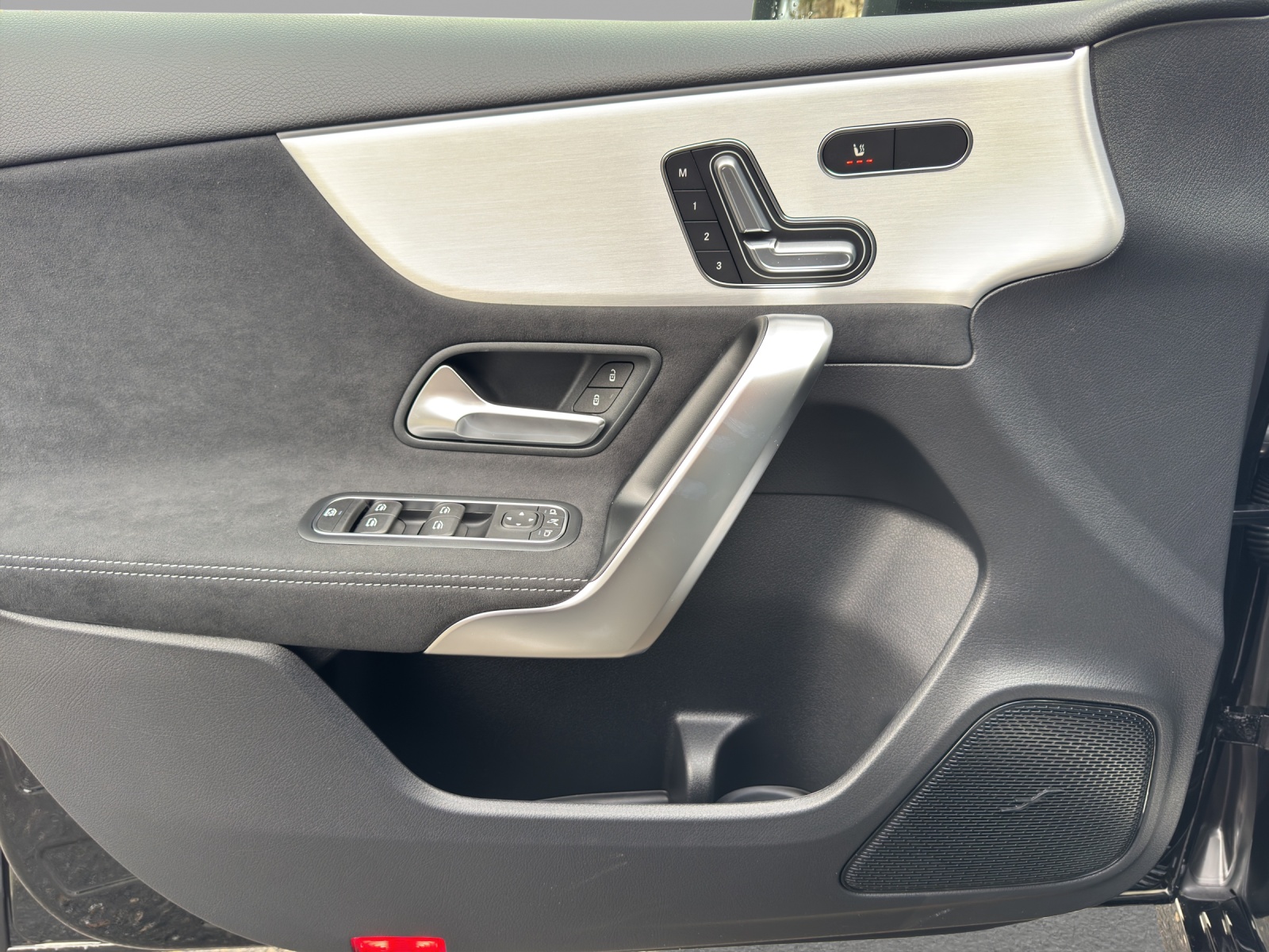 MERCEDES-BENZ A 250 4Matic 8G-DCT-image-14