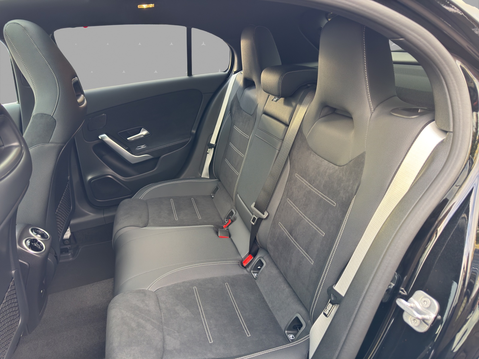 MERCEDES-BENZ A 250 4Matic 8G-DCT-image-15