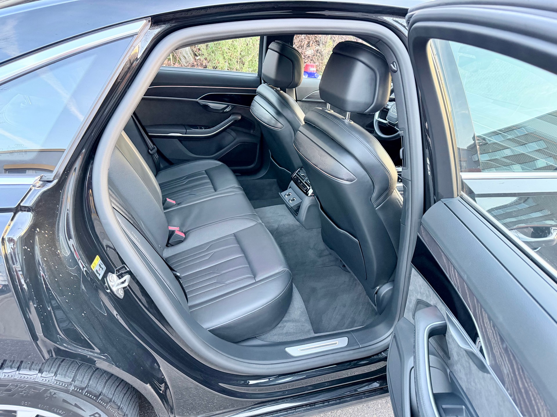 AUDI A8 50 TDI quattro tiptronic-image-11