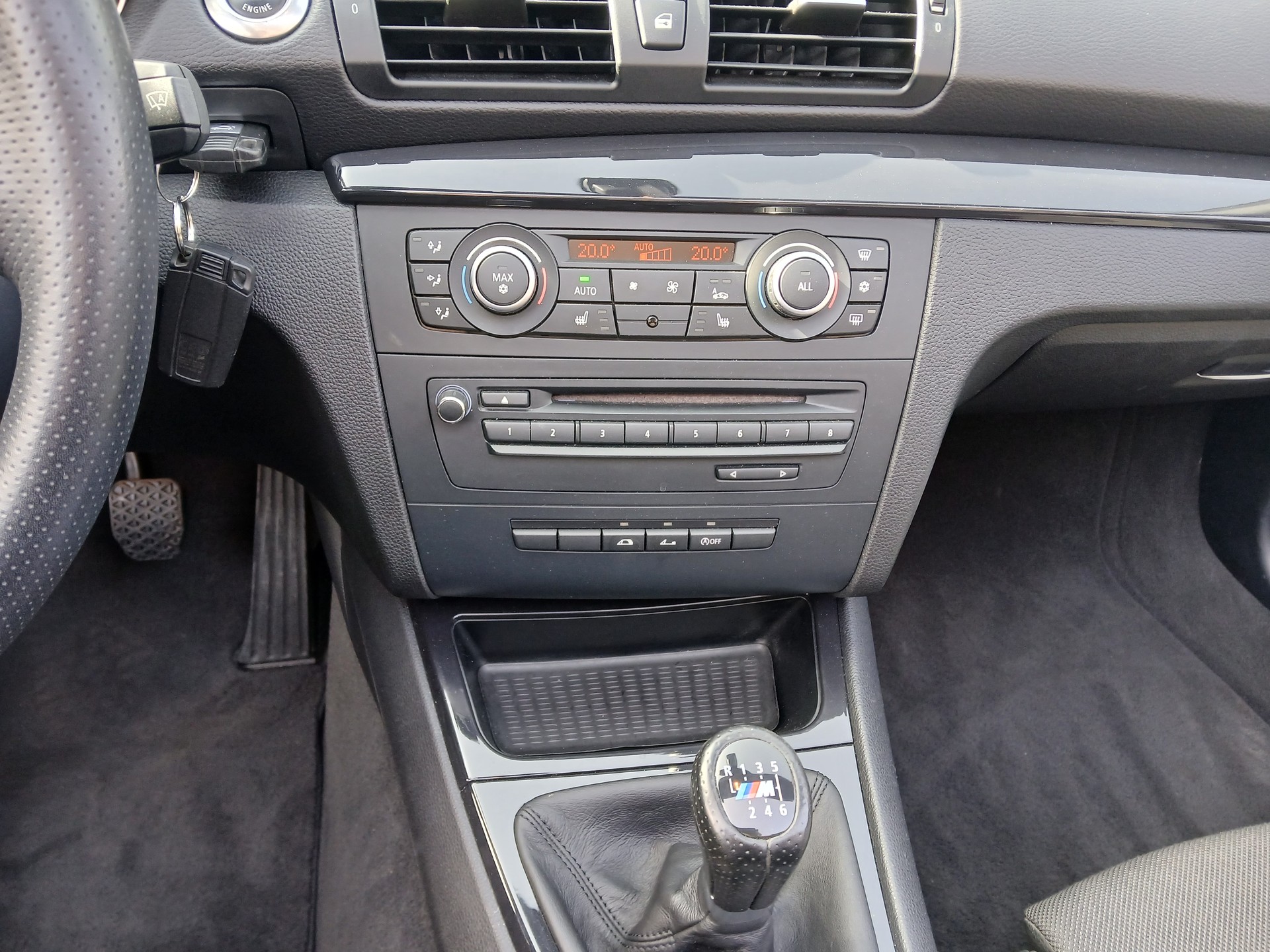 BMW 118i Cabrio-image-7