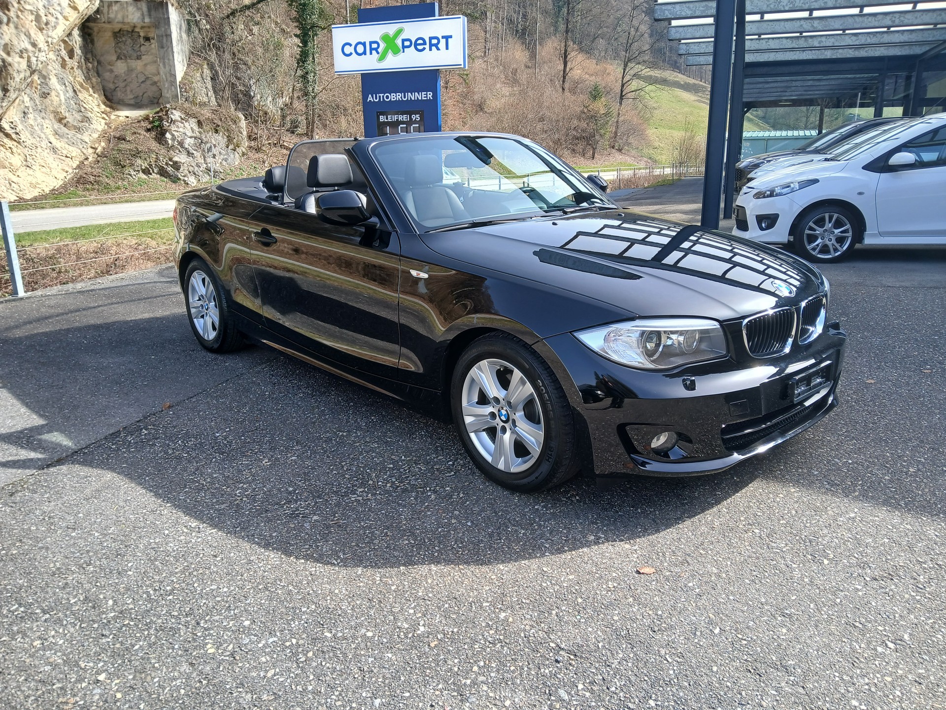 BMW 118i Cabrio-image-0