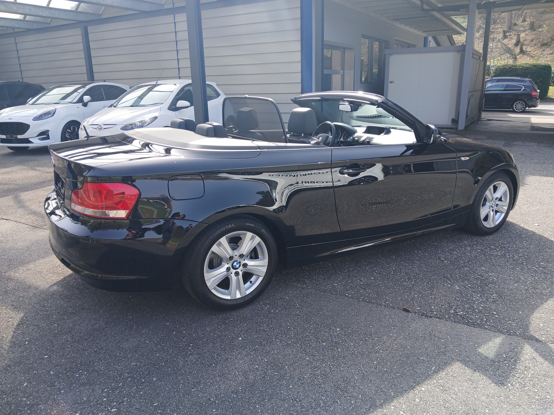 BMW 118i Cabrio-image-1