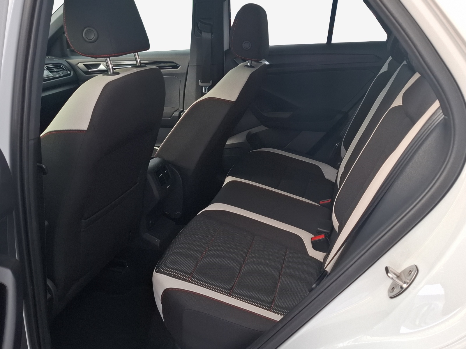 VW T-Roc 2.0 TSI Sport DSG 4Motion-image-11