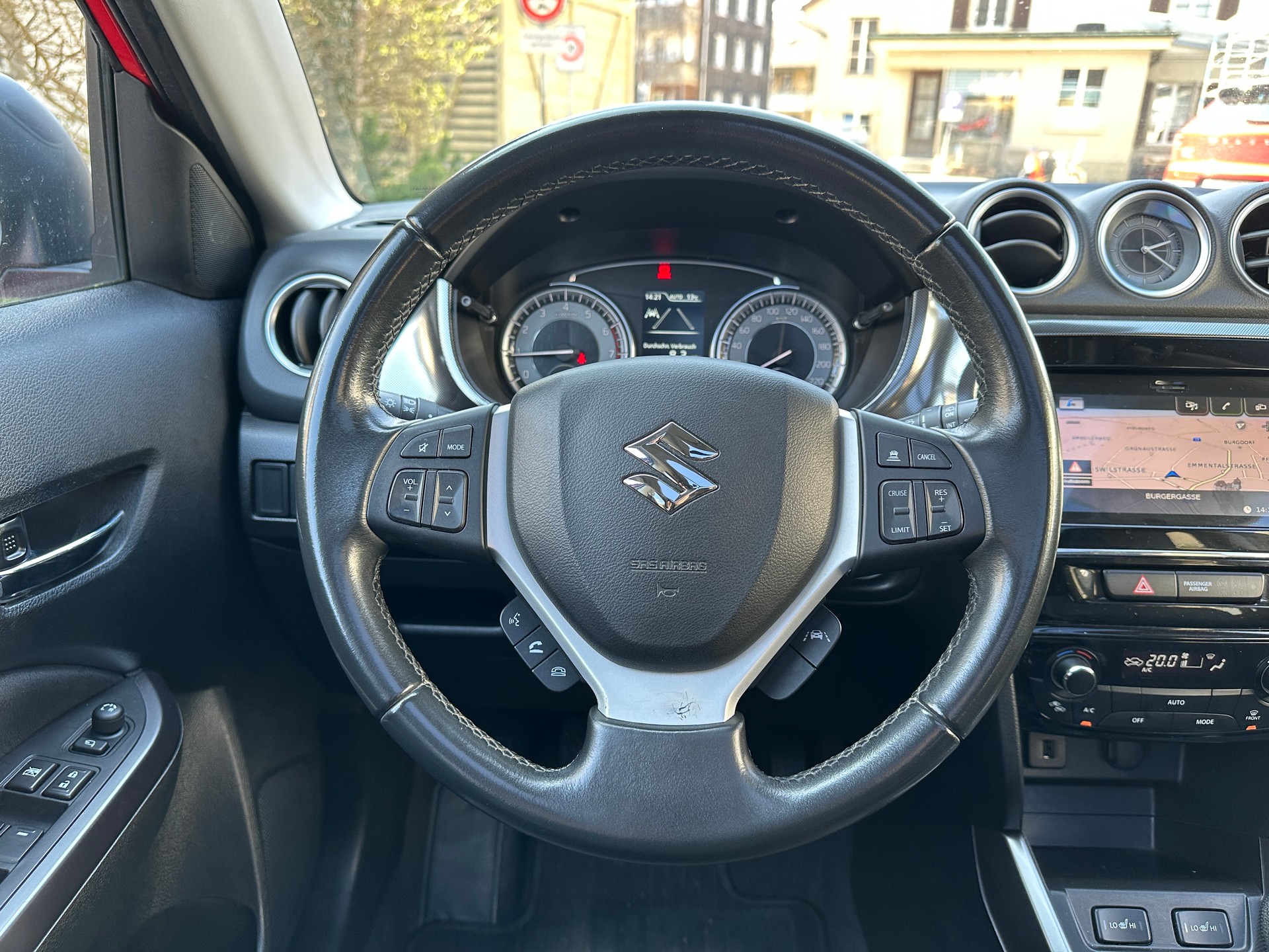 SUZUKI Vitara 1.4T Compact + Hybrid-image-4