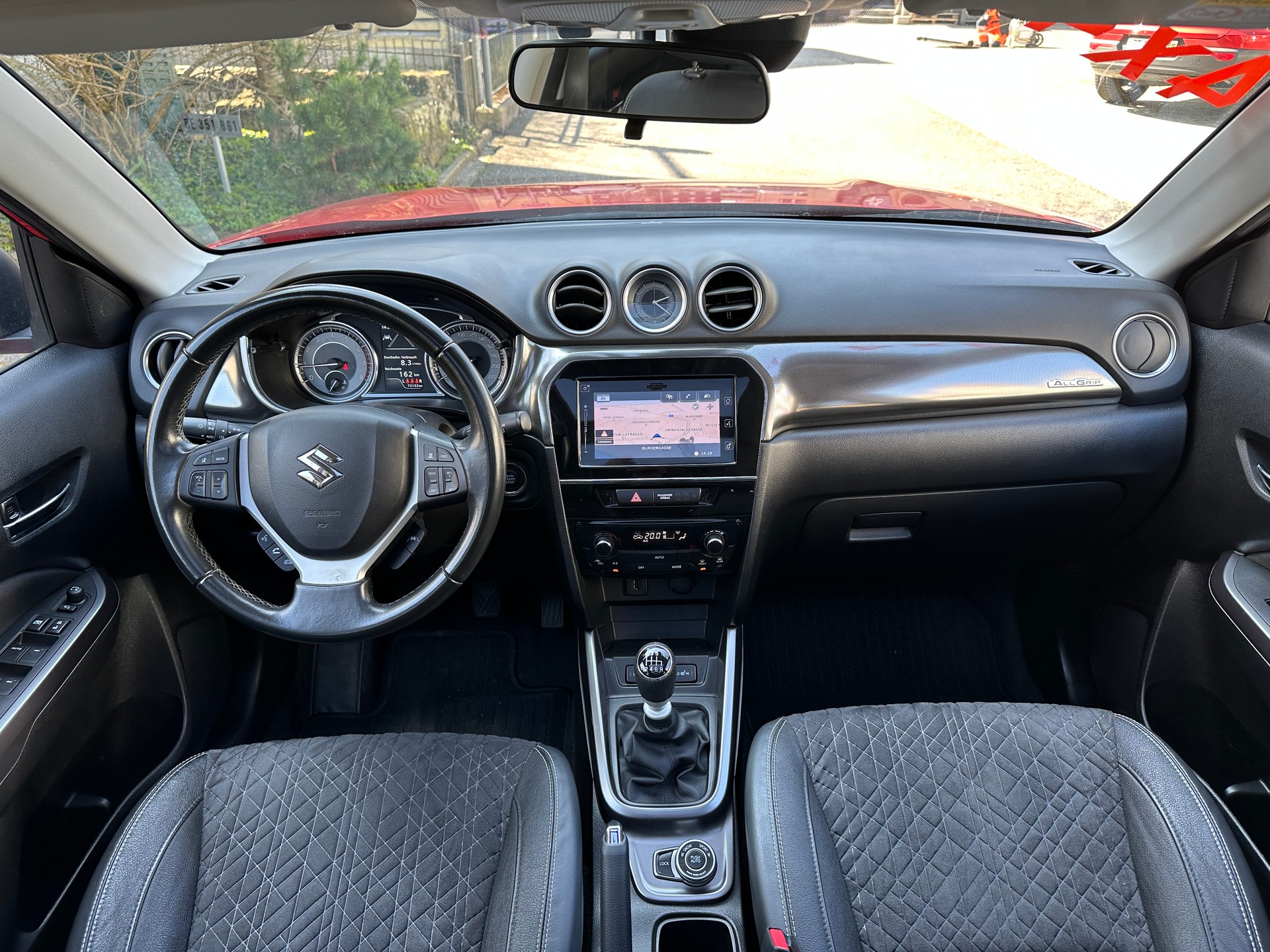 SUZUKI Vitara 1.4T Compact + Hybrid-image-6