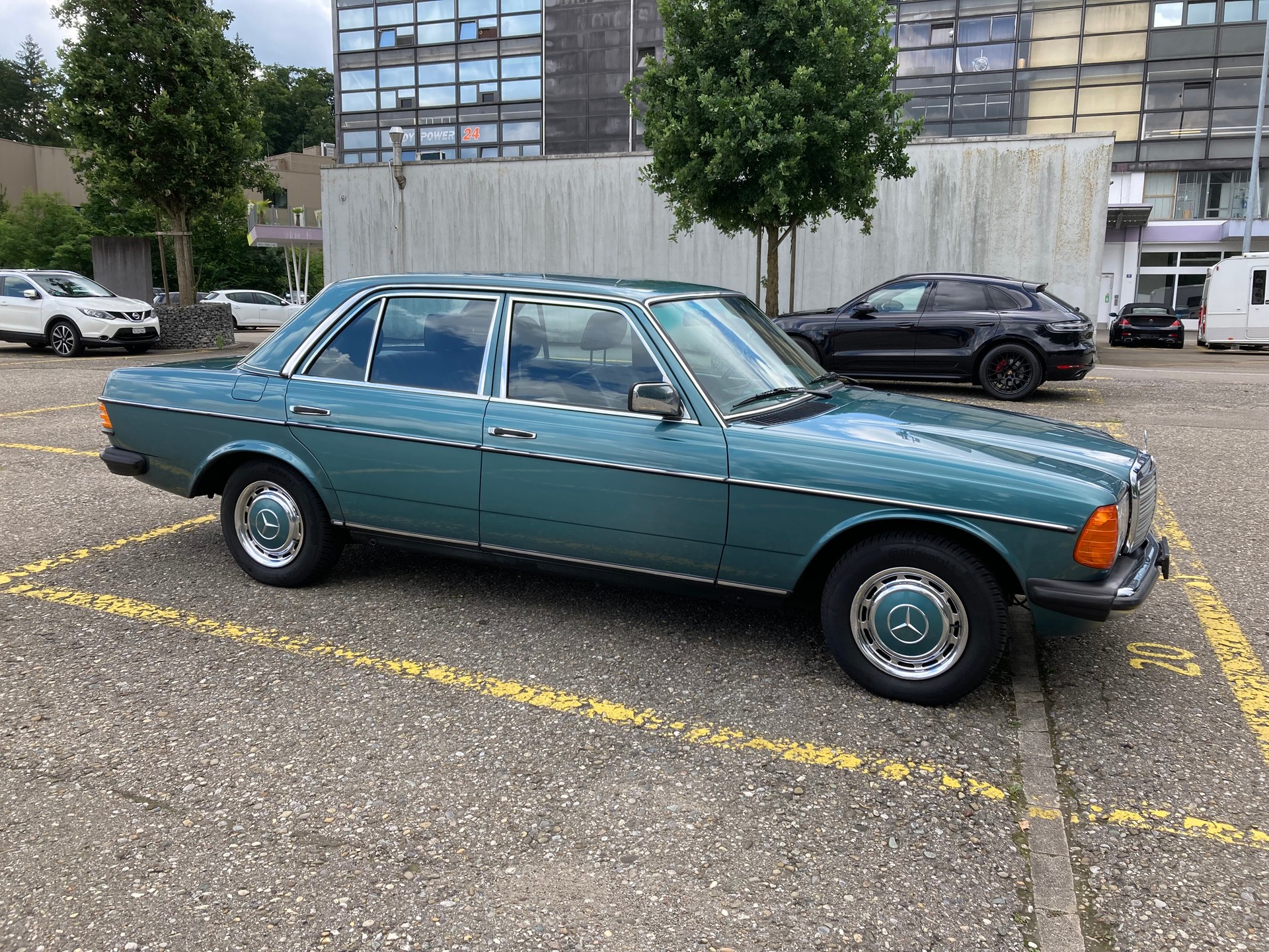MERCEDES-BENZ 200-image-5