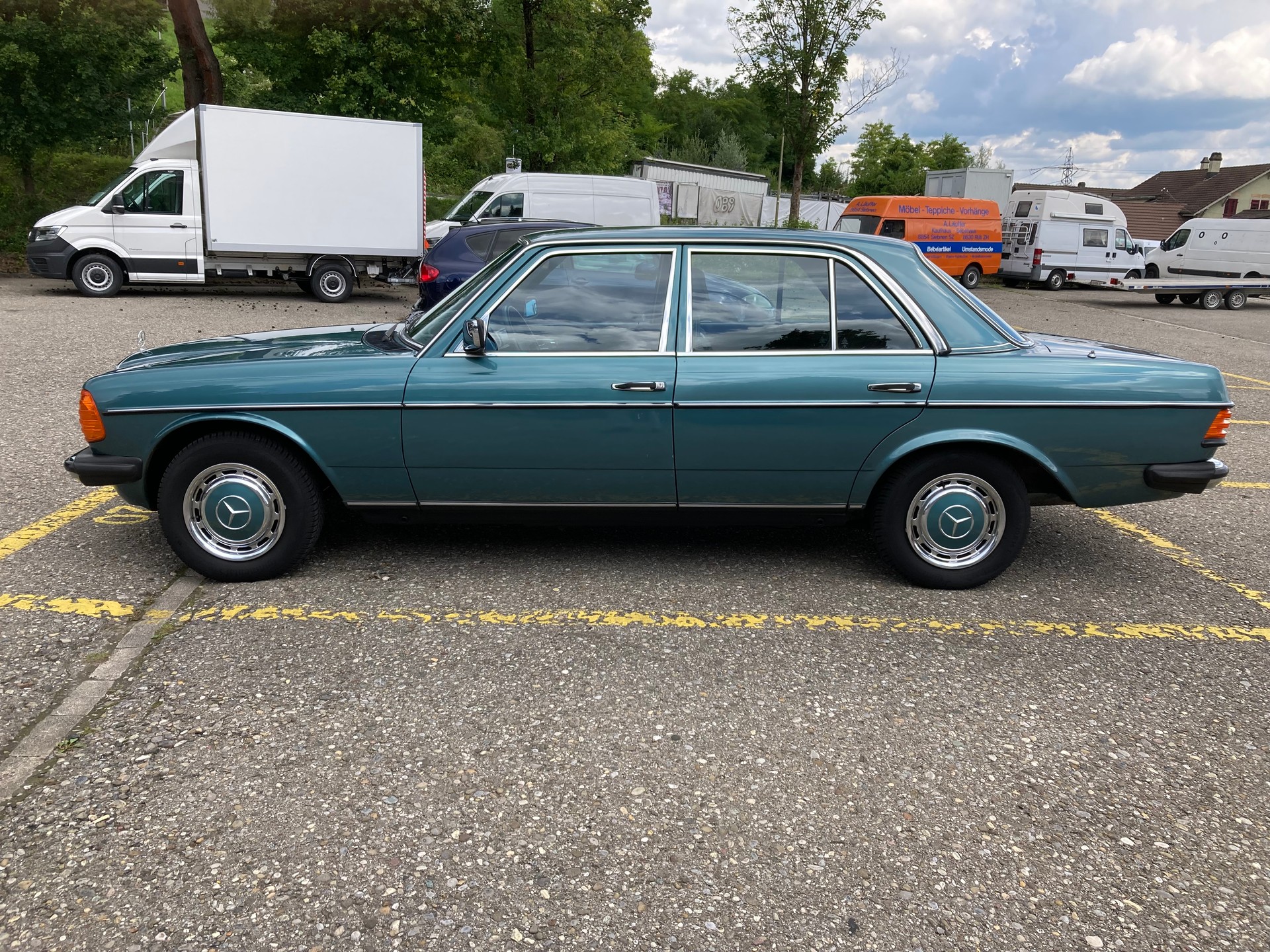 MERCEDES-BENZ 200-image-2