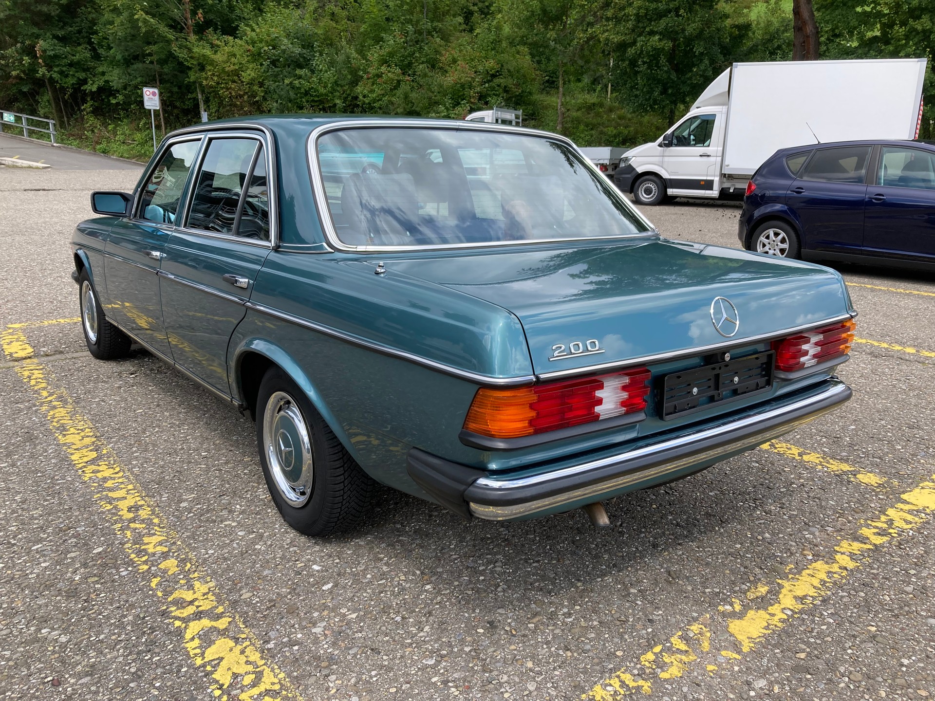 MERCEDES-BENZ 200-image-4