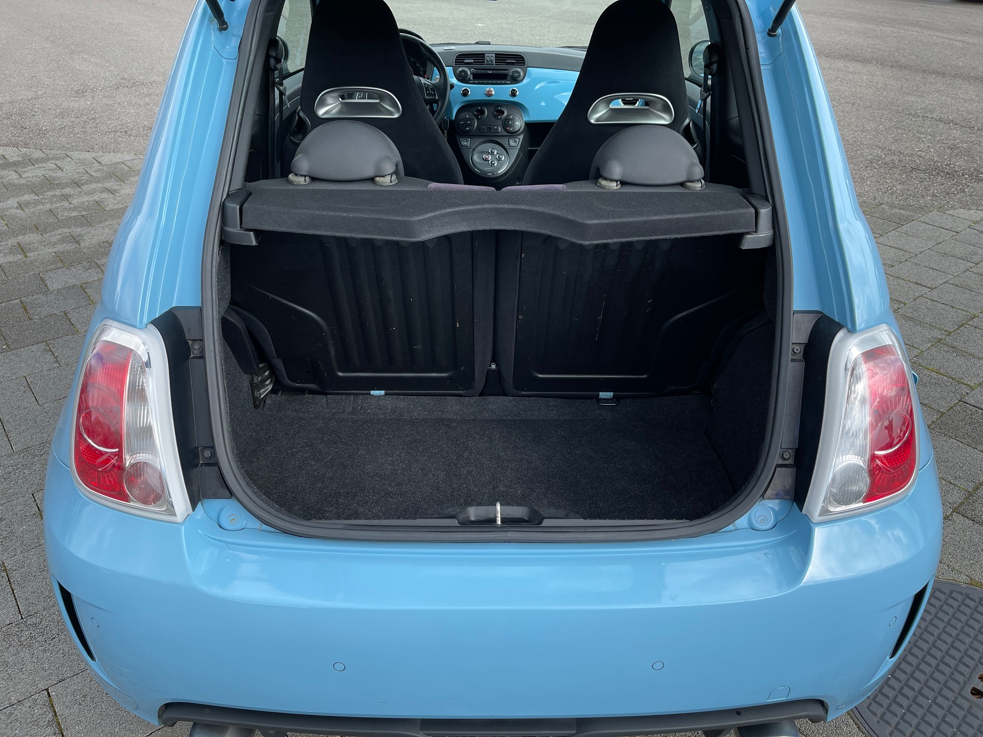 FIAT 500 1.4 16V Turbo Abarth Dualogic-image-12