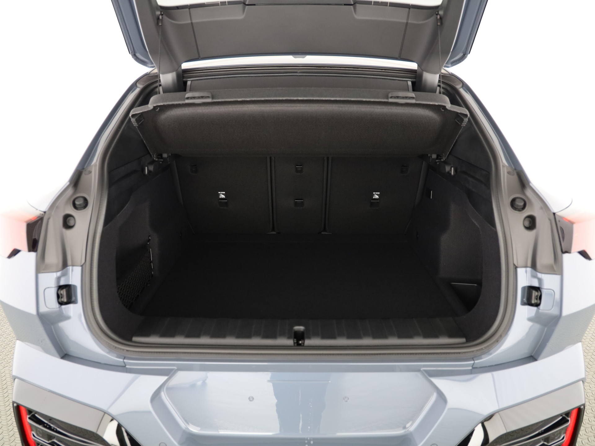 BMW iX2 30 xDrive-image-6