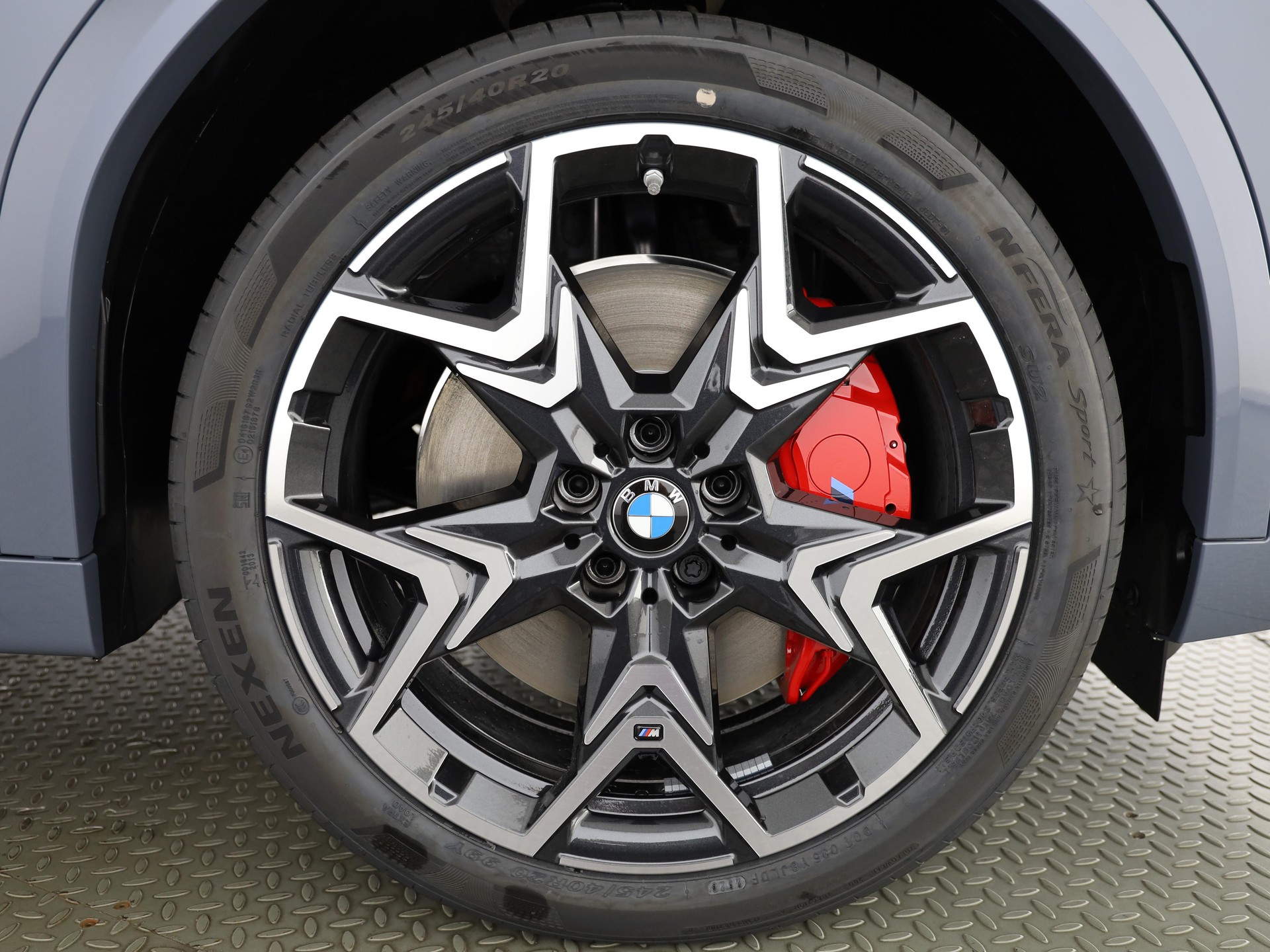 BMW iX2 30 xDrive-image-20