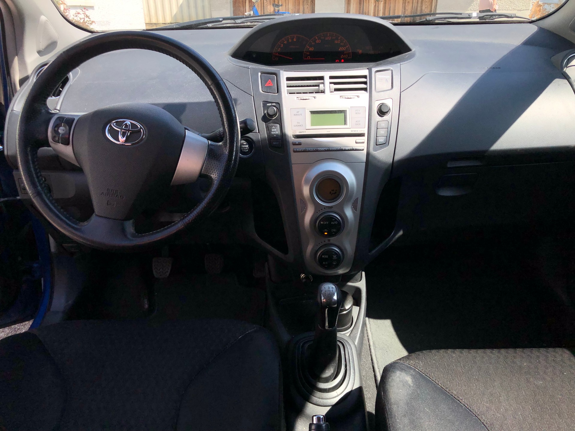 TOYOTA Yaris 1.8 TS-image-10