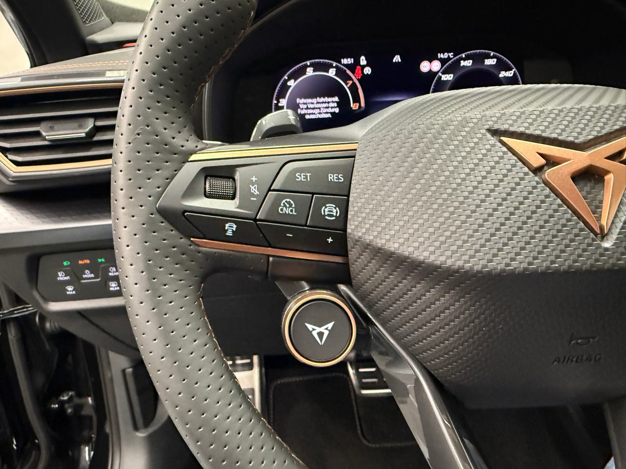 CUPRA Formentor 1.5 e-HYBRID pHEV Black Edition-image-7