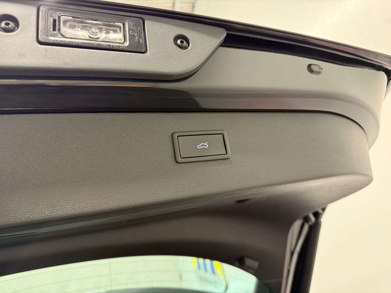 CUPRA Formentor 1.5 e-HYBRID pHEV Black Edition-image-12