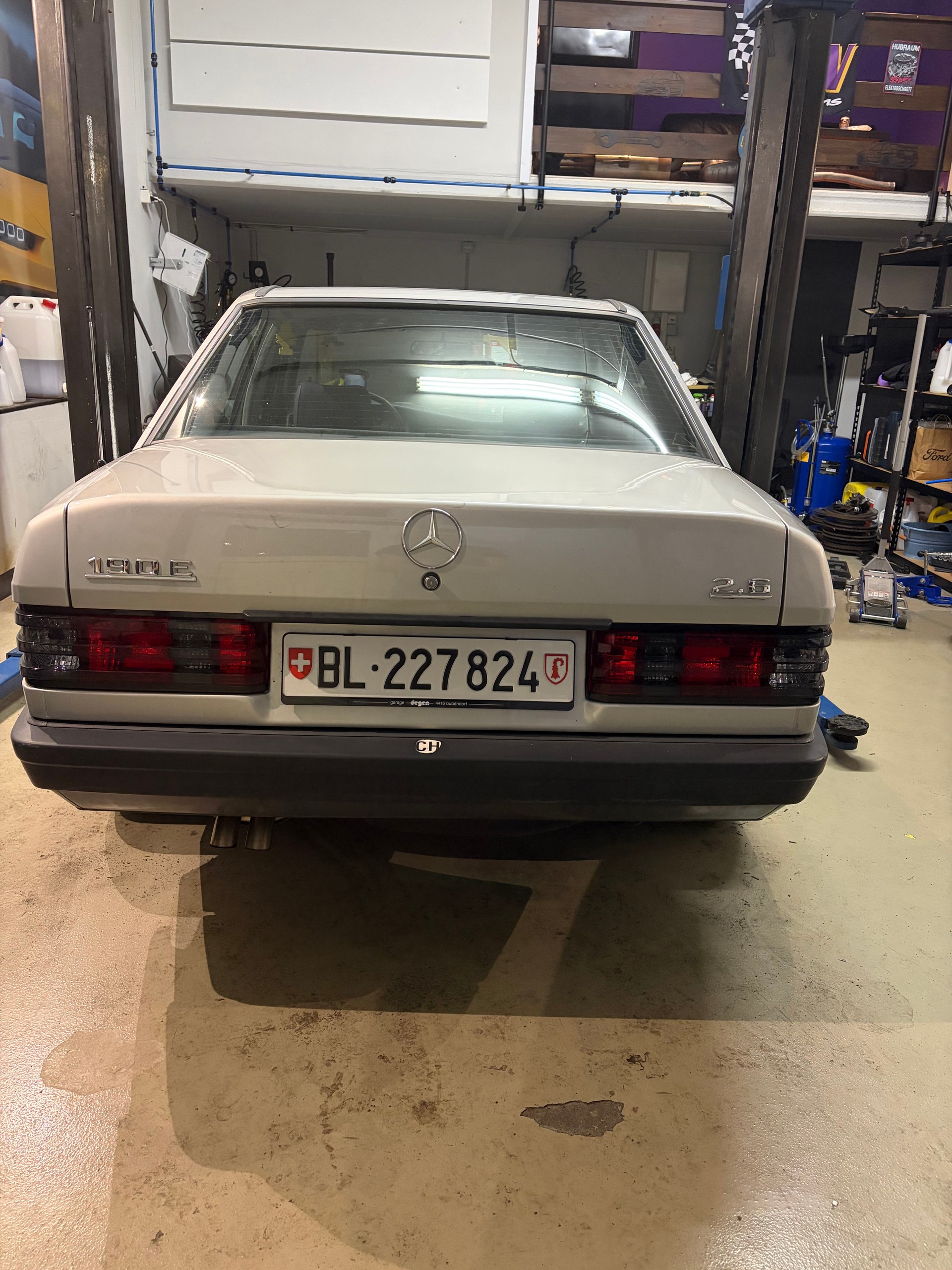 MERCEDES-BENZ 190 E 2.6-image-4