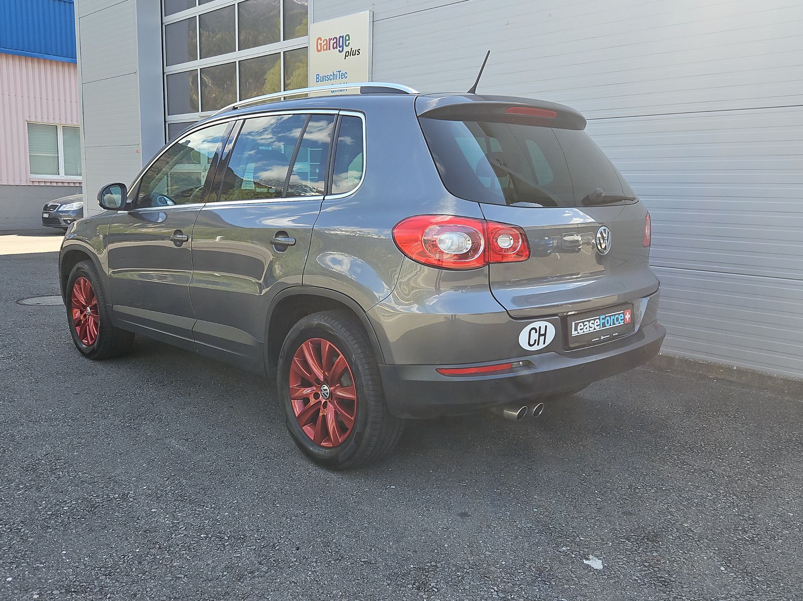 VW Tiguan 2.0 TDI 170 Sport & Style-image-2