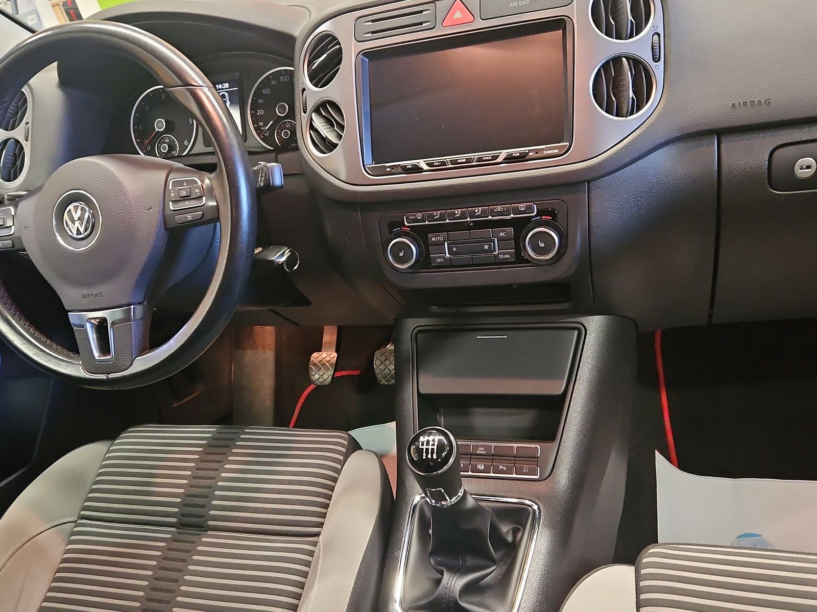 VW Tiguan 2.0 TDI 170 Sport & Style-image-9