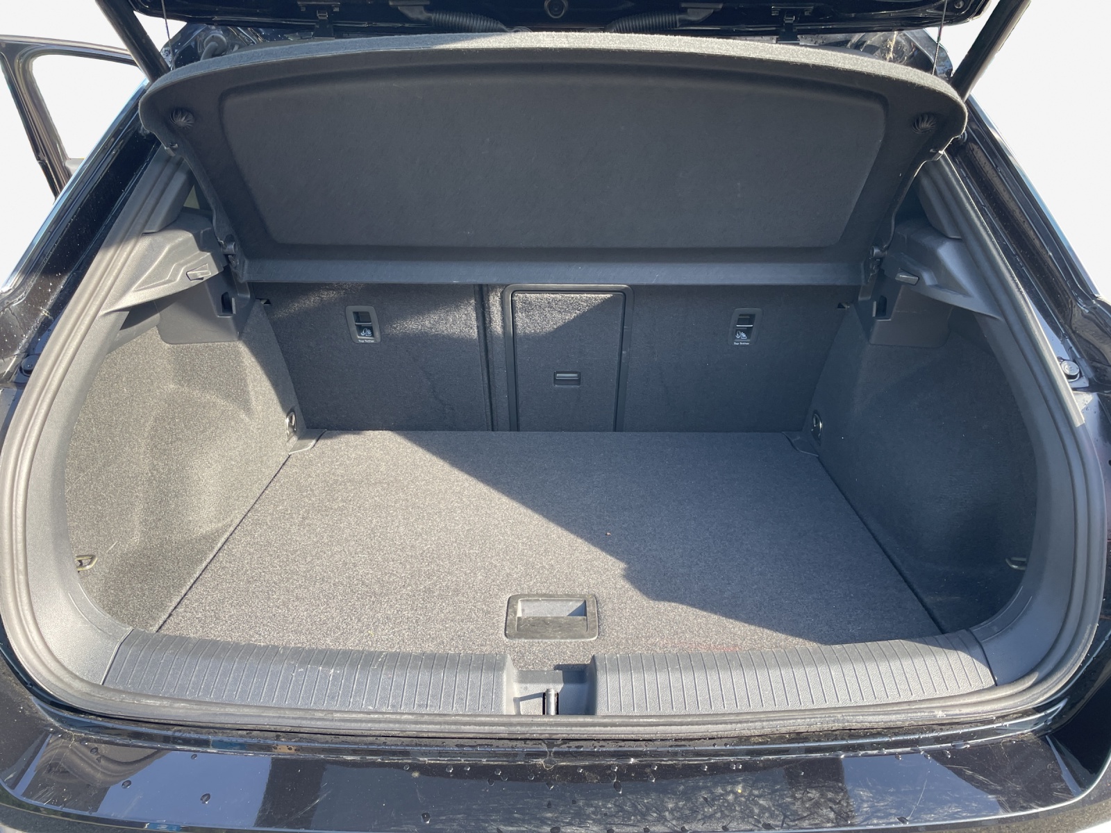 VW T-Roc 2.0 TSI R-Line DSG 4Motion-image-12