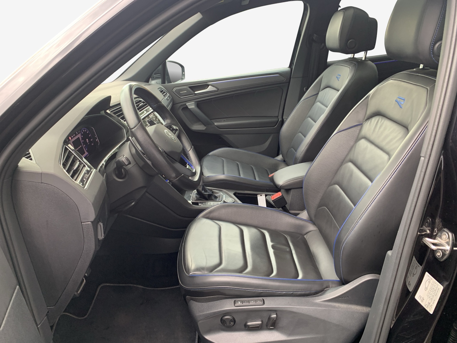 VW Tiguan 2.0TSI R 4Motion DSG-image-7