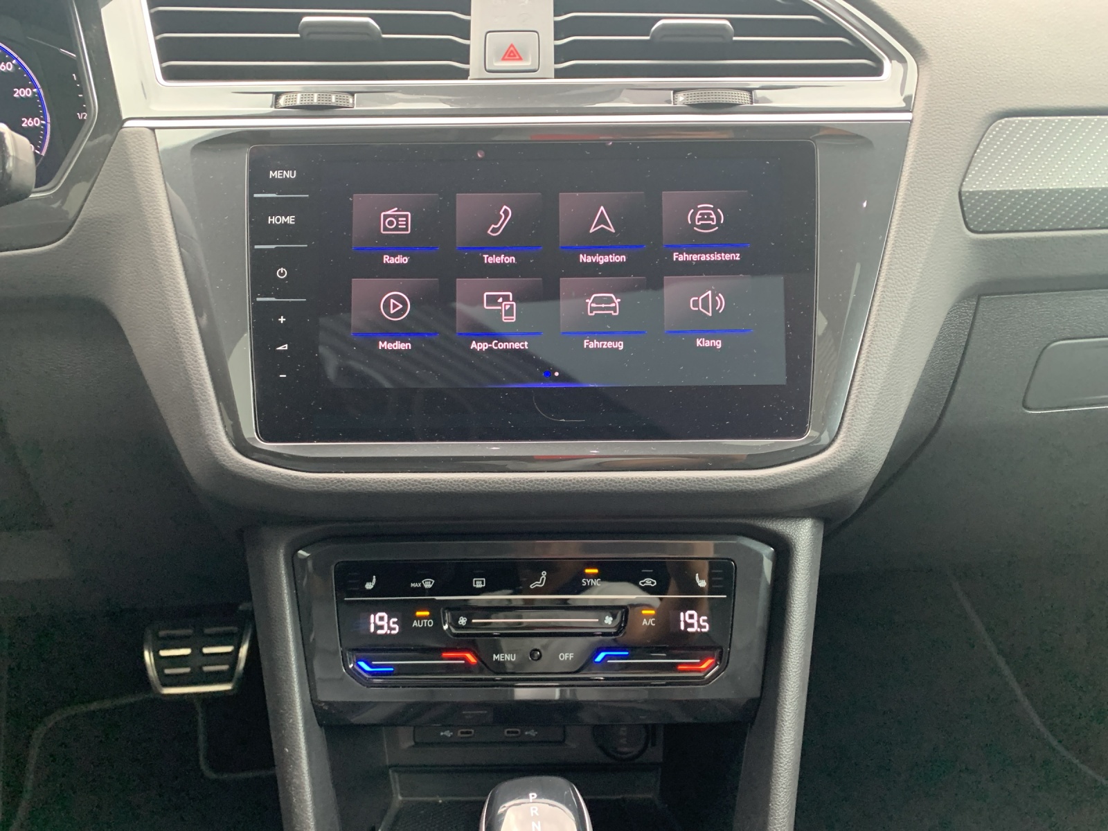 VW Tiguan 2.0TSI R 4Motion DSG-image-10