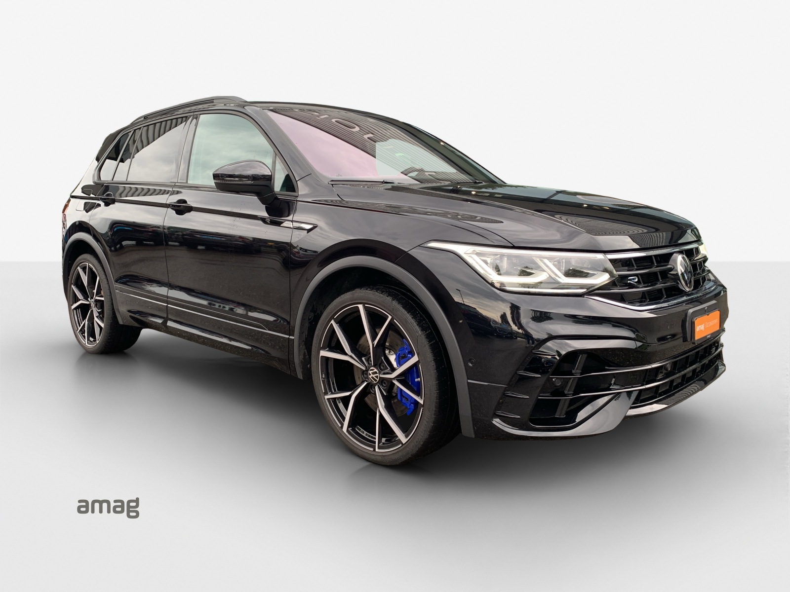 VW Tiguan 2.0TSI R 4Motion DSG-image-5