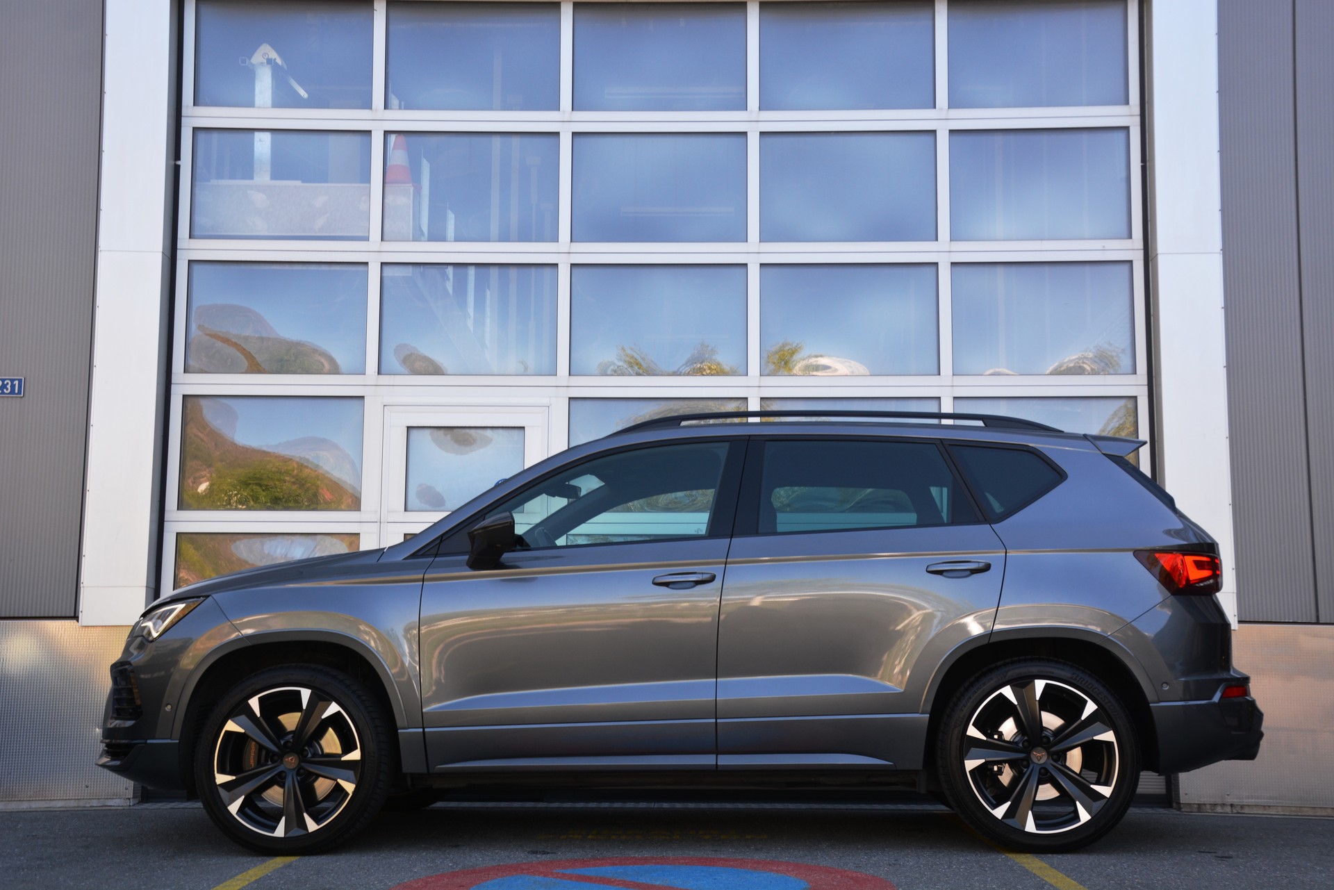CUPRA Ateca 2.0TSI 4Drive DSG-image-3