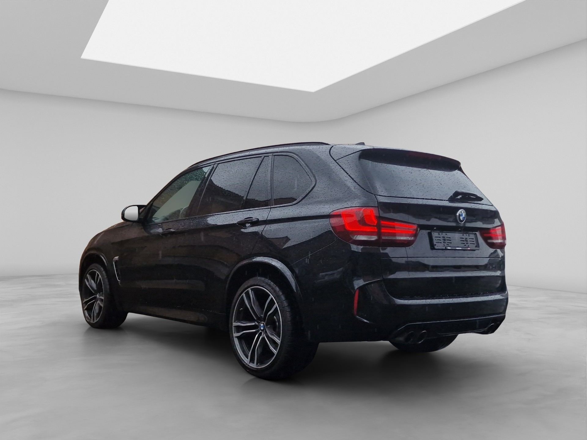 BMW X5M Steptronic-showroom-element-3