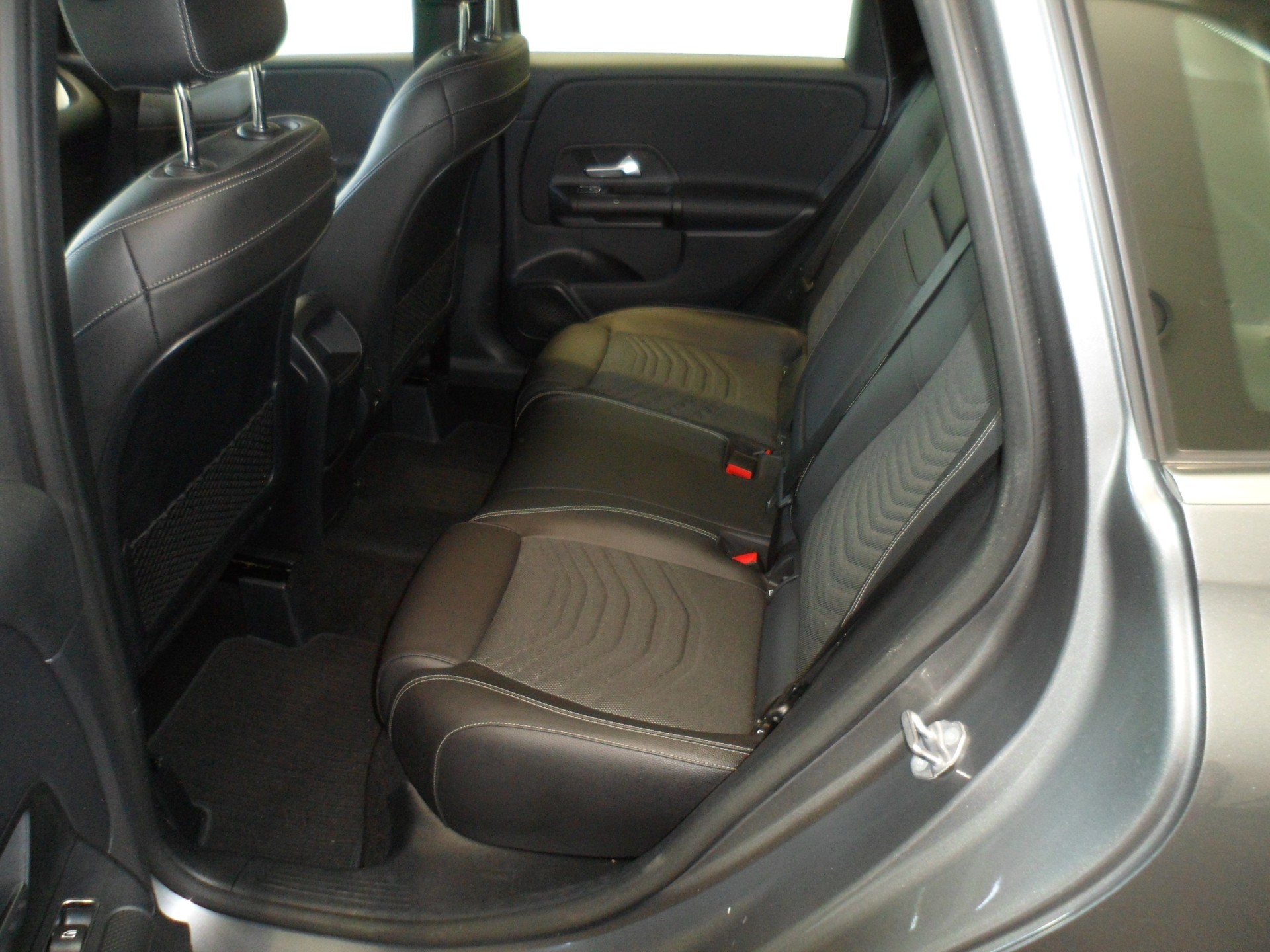 MERCEDES-BENZ B 200 Progressive 7G-DCT-image-6