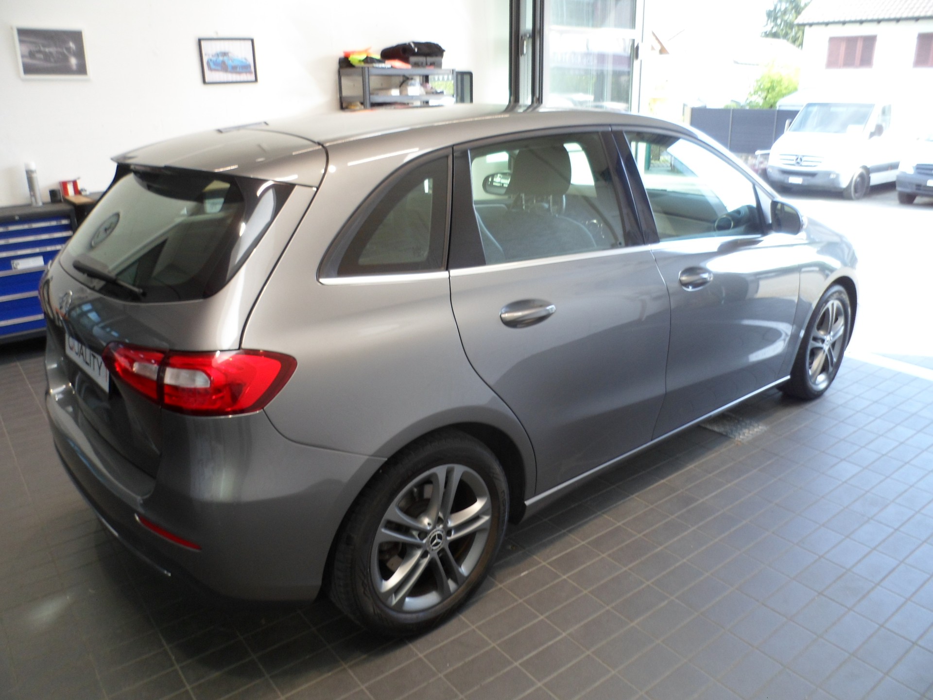 MERCEDES-BENZ B 200 Progressive 7G-DCT-image-5