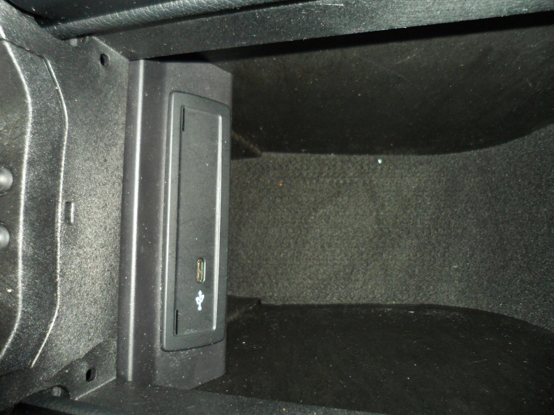 MERCEDES-BENZ B 200 Progressive 7G-DCT-image-13