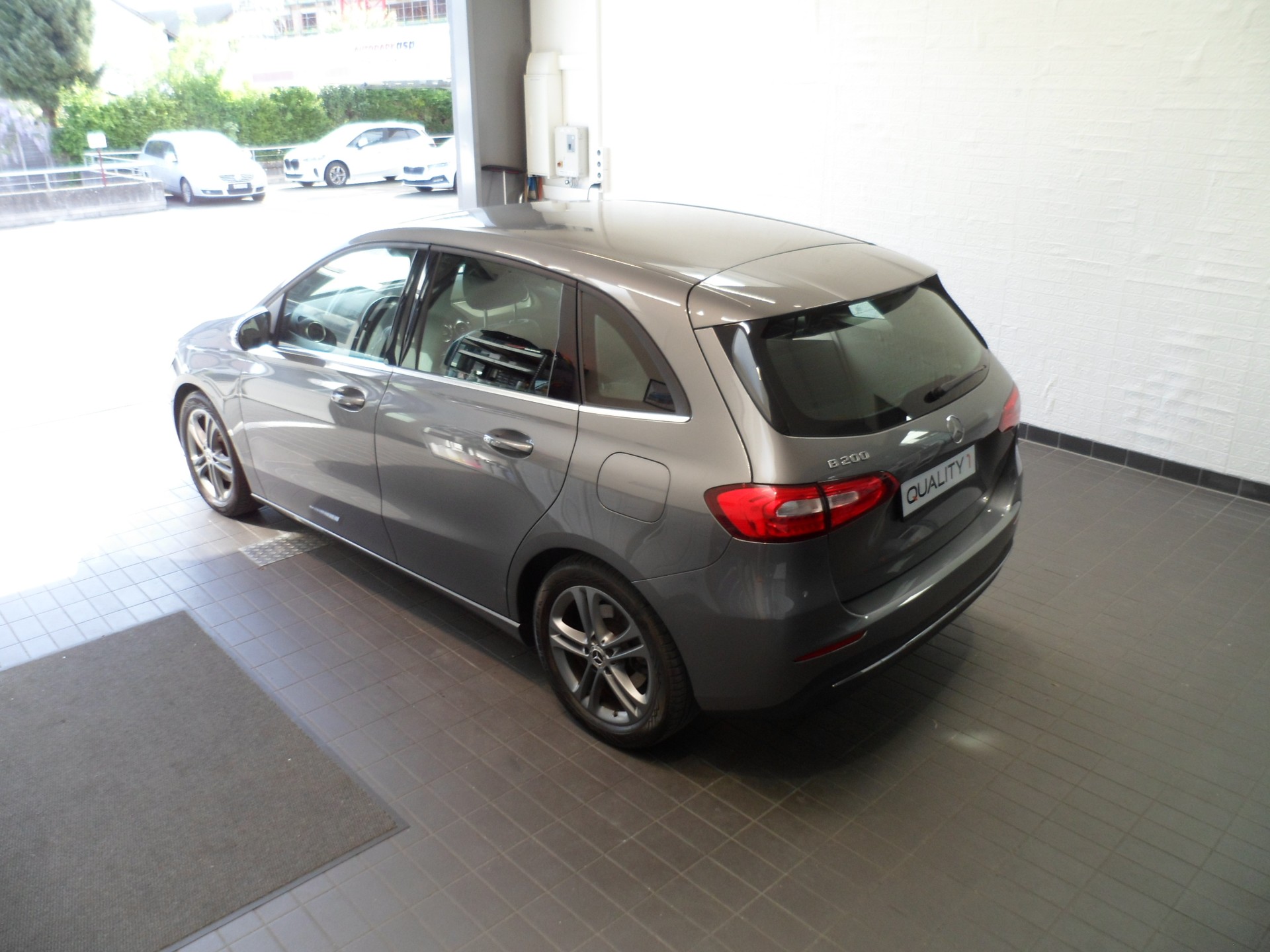 MERCEDES-BENZ B 200 Progressive 7G-DCT-image-3