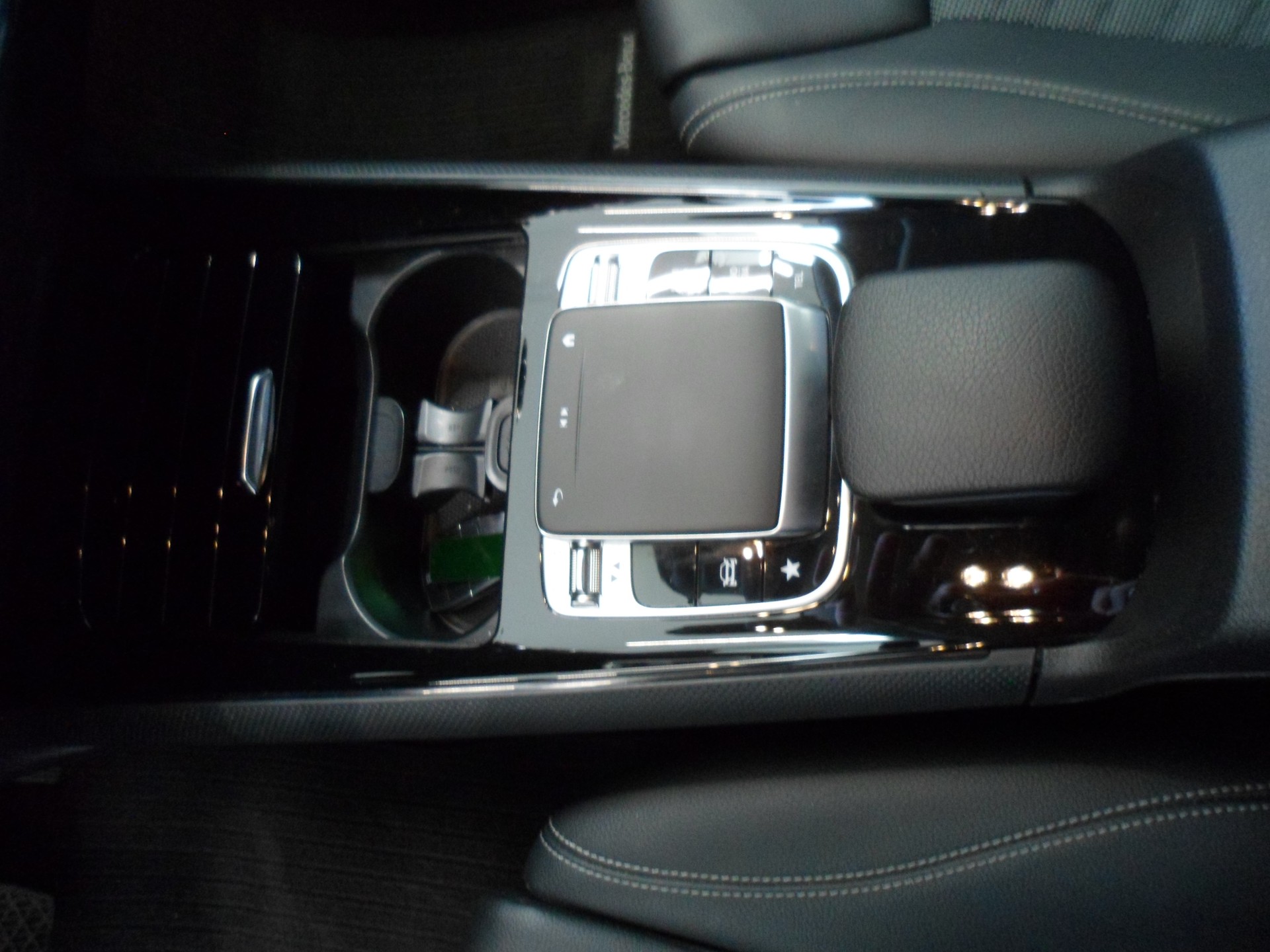MERCEDES-BENZ B 200 Progressive 7G-DCT-image-12