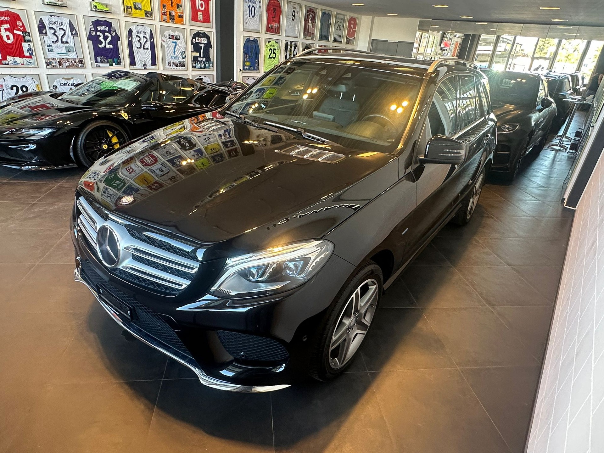 MERCEDES-BENZ GLE 500 e 4Matic 7G-Tronic-showroom-element-1