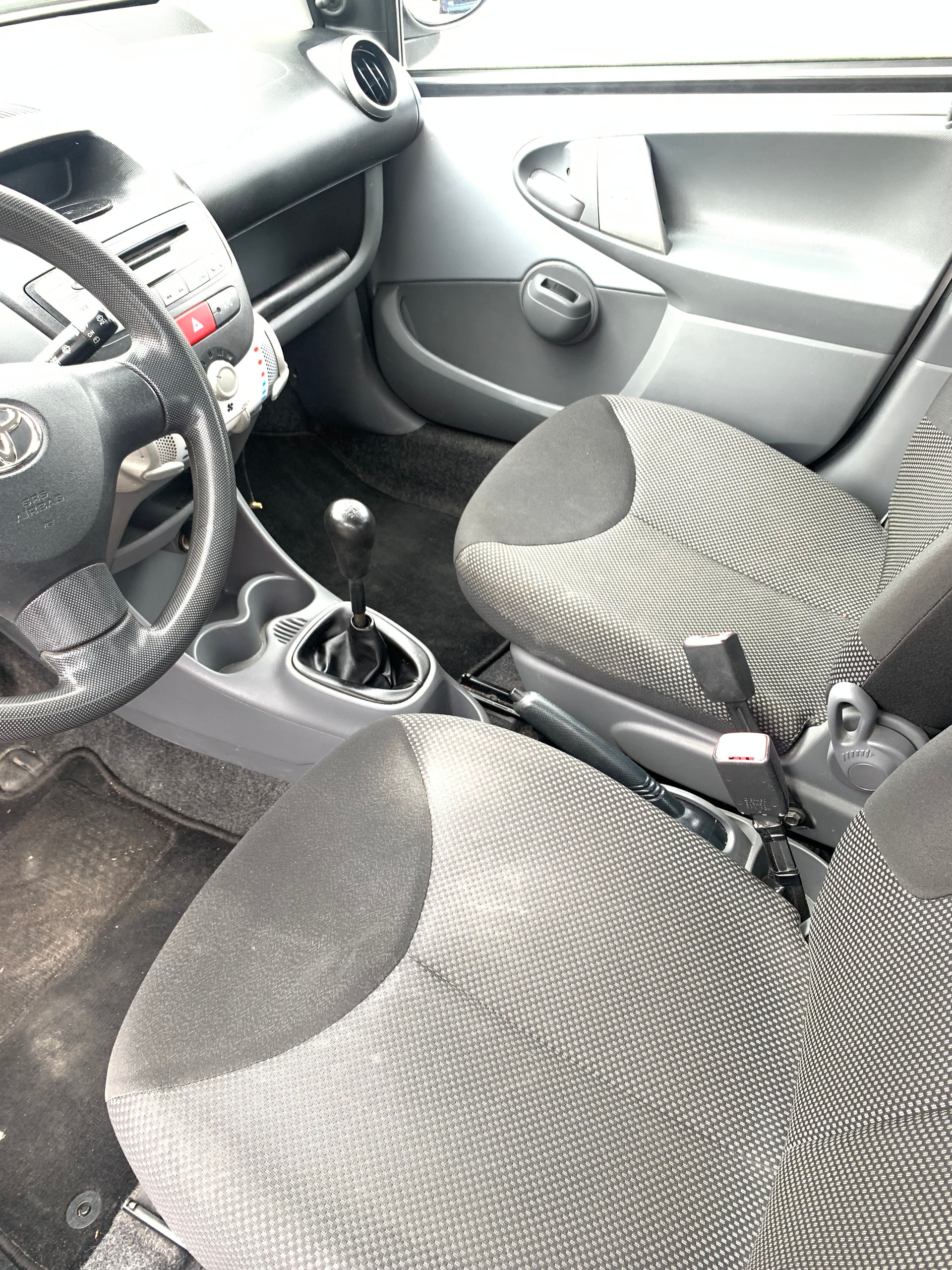 TOYOTA Aygo 1.0 Linea Sol-image-6