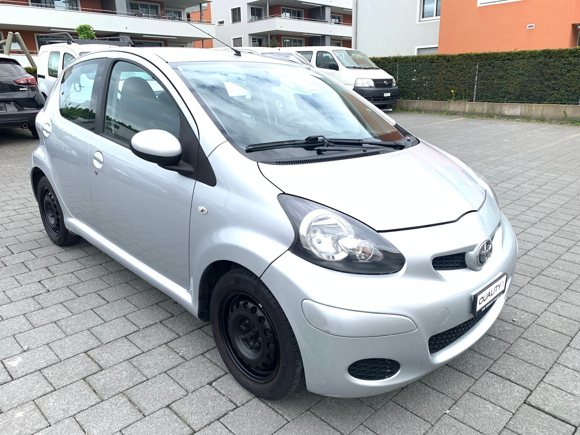 TOYOTA Aygo 1.0 Linea Sol-image-1