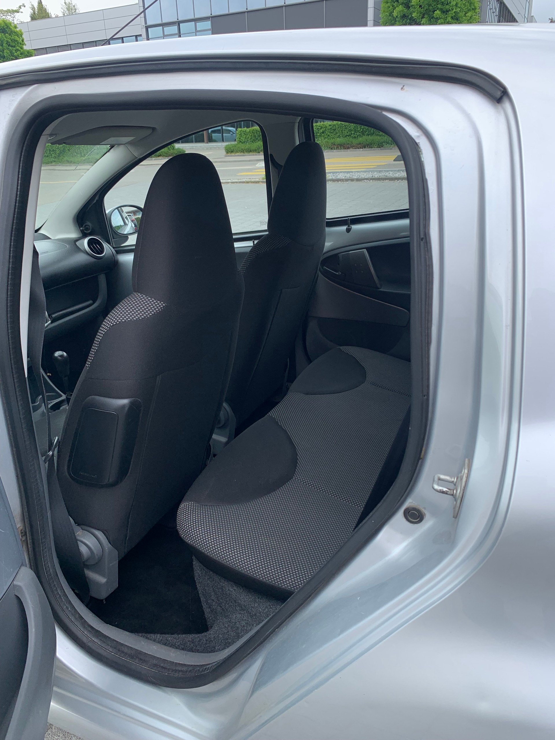 TOYOTA Aygo 1.0 Linea Sol-image-5