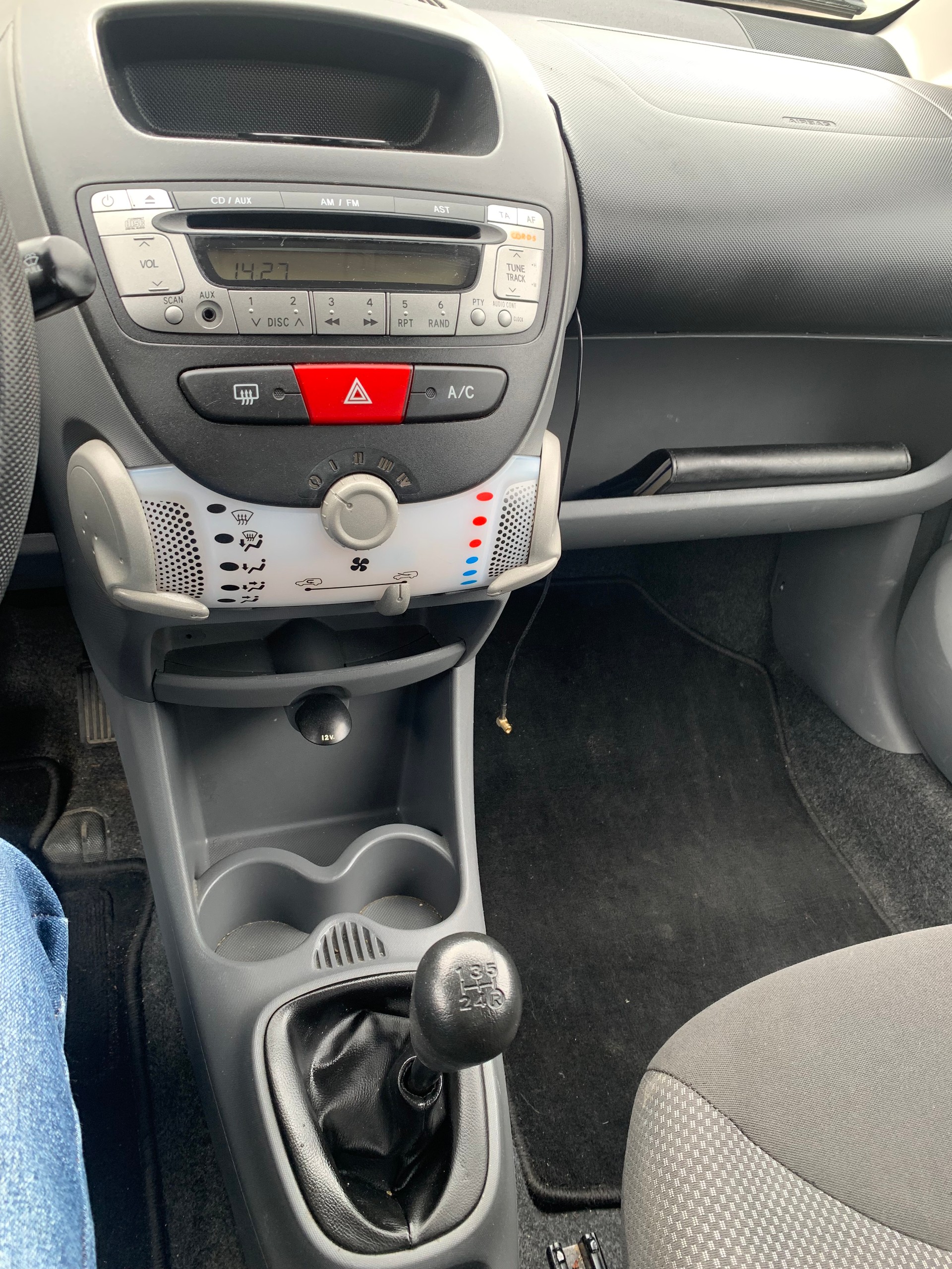 TOYOTA Aygo 1.0 Linea Sol-image-7
