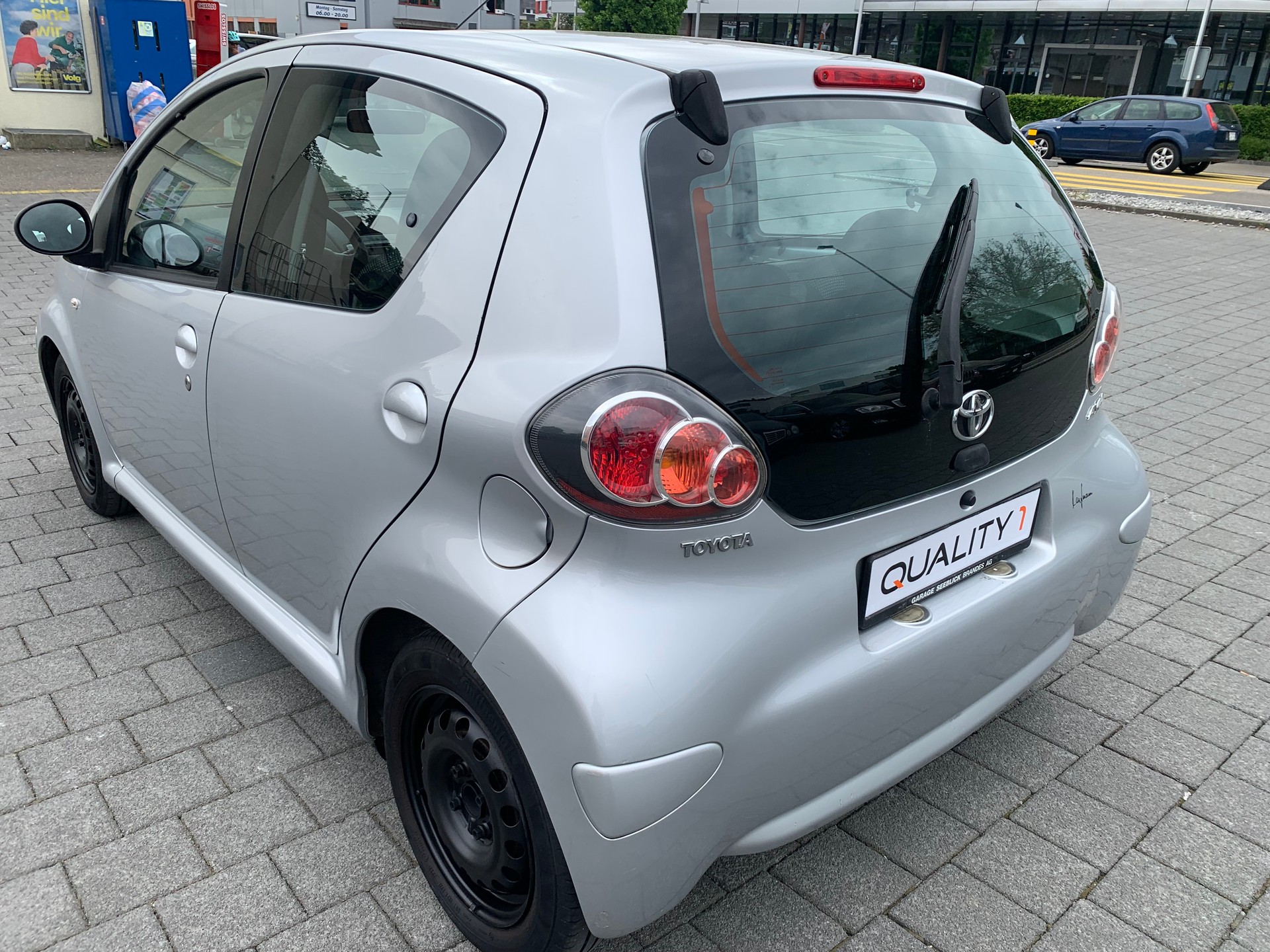 TOYOTA Aygo 1.0 Linea Sol-image-3